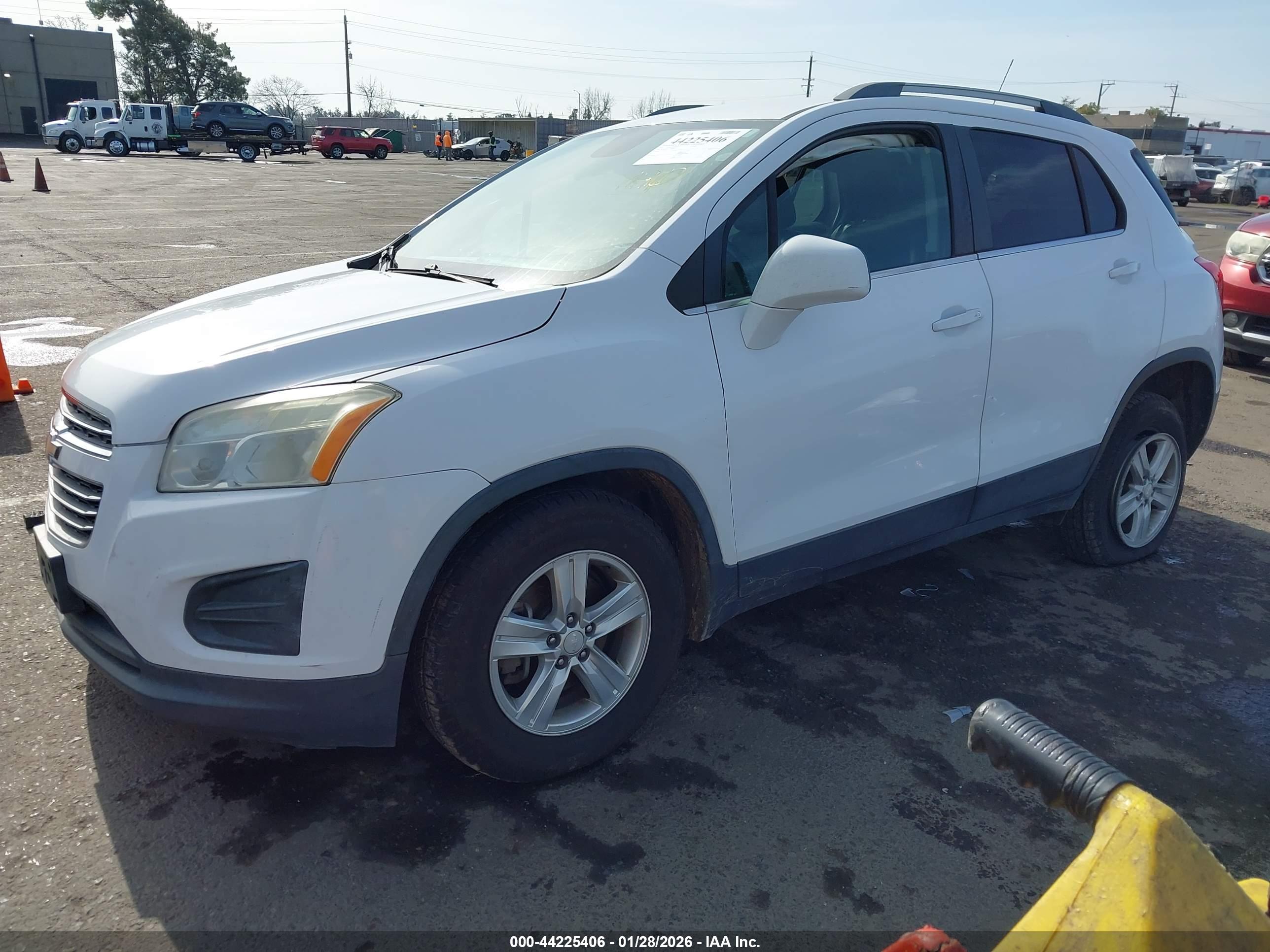 CHEVROLET TRAX image 2