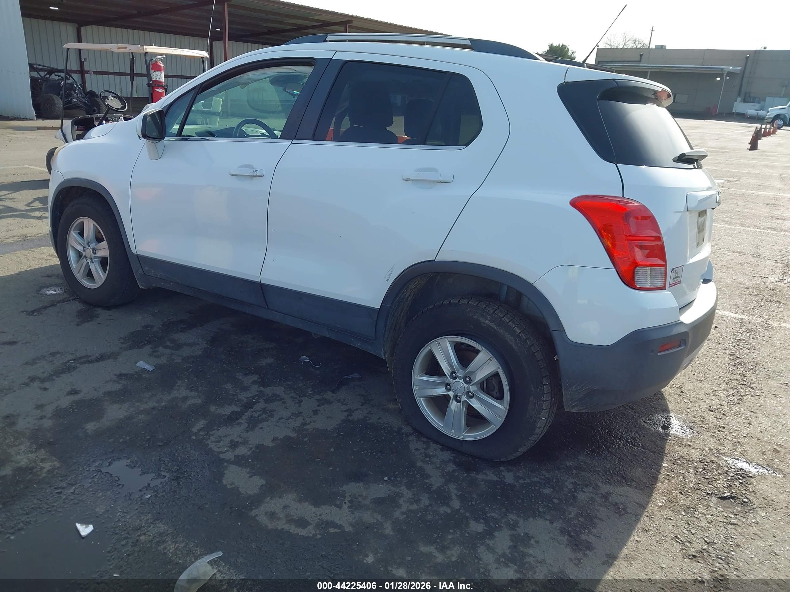 CHEVROLET TRAX image 3
