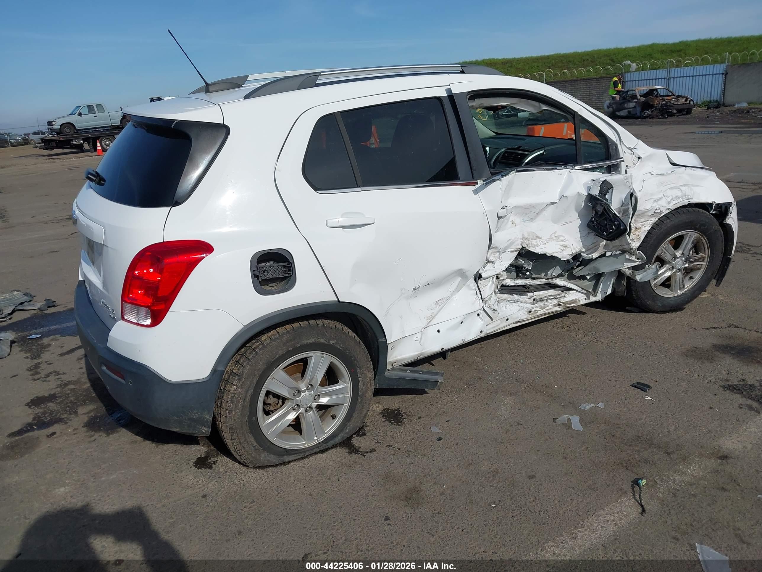 CHEVROLET TRAX image 4