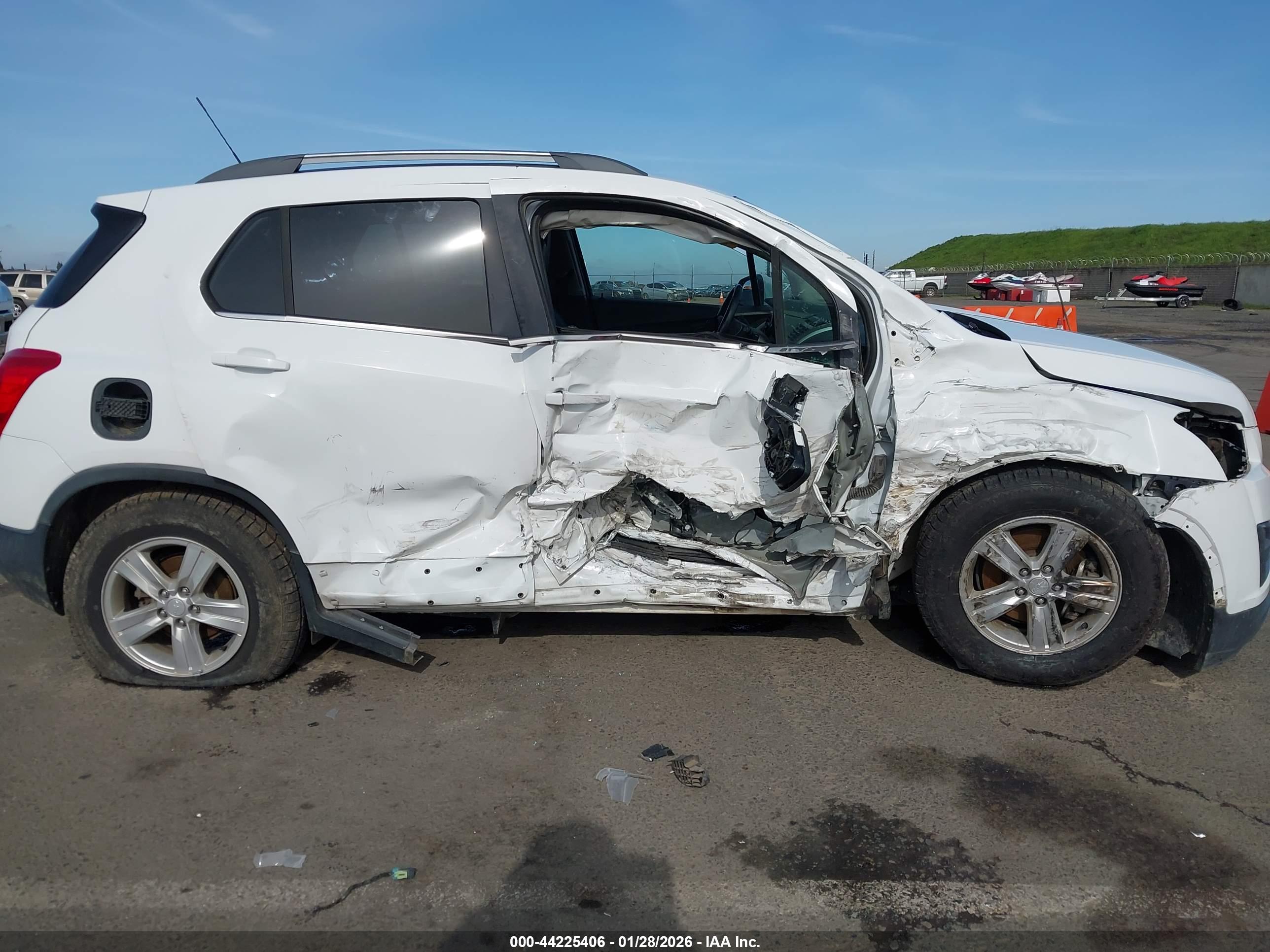 CHEVROLET TRAX image 6