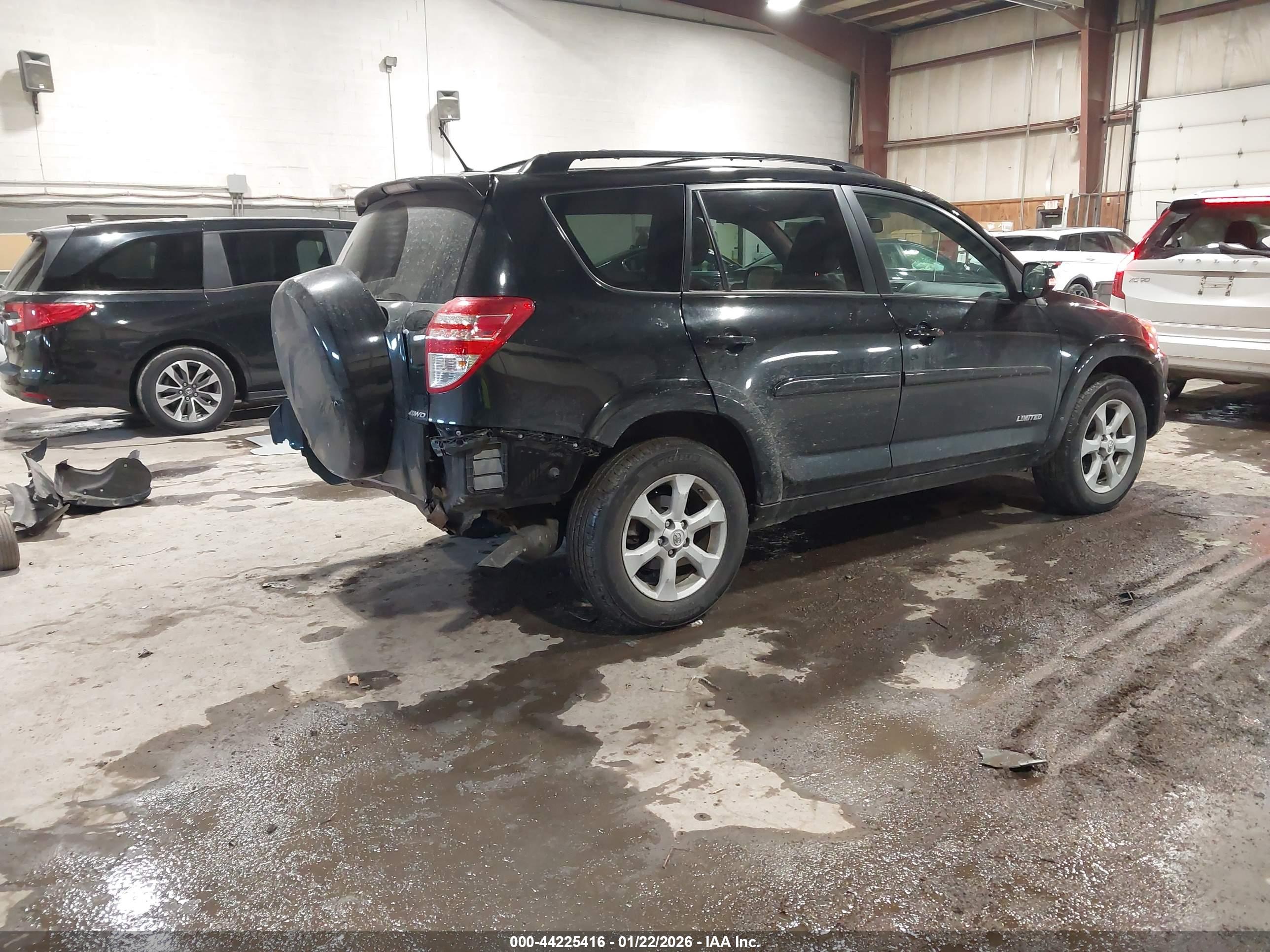 TOYOTA RAV4 image 4
