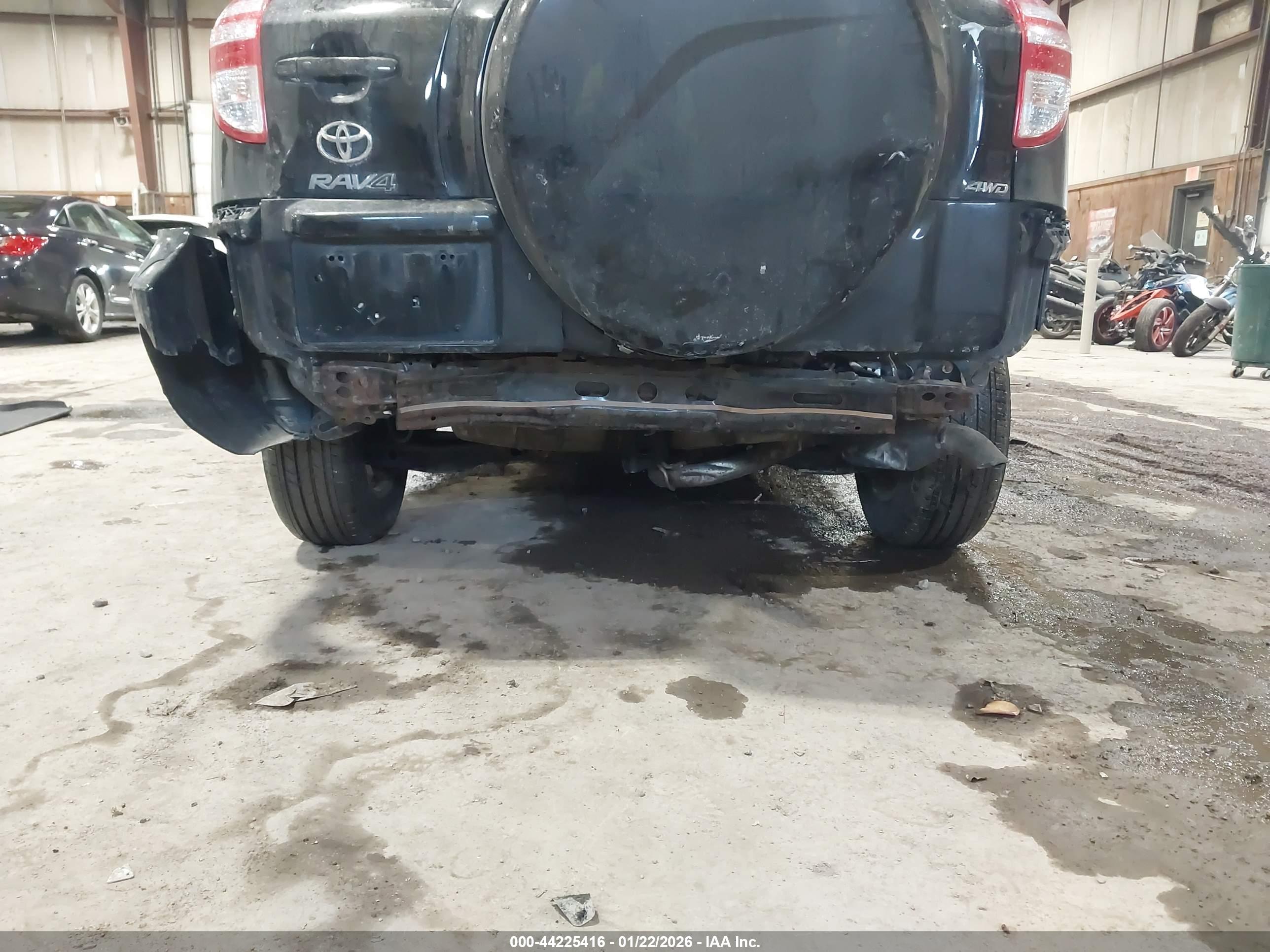 TOYOTA RAV4 image 6