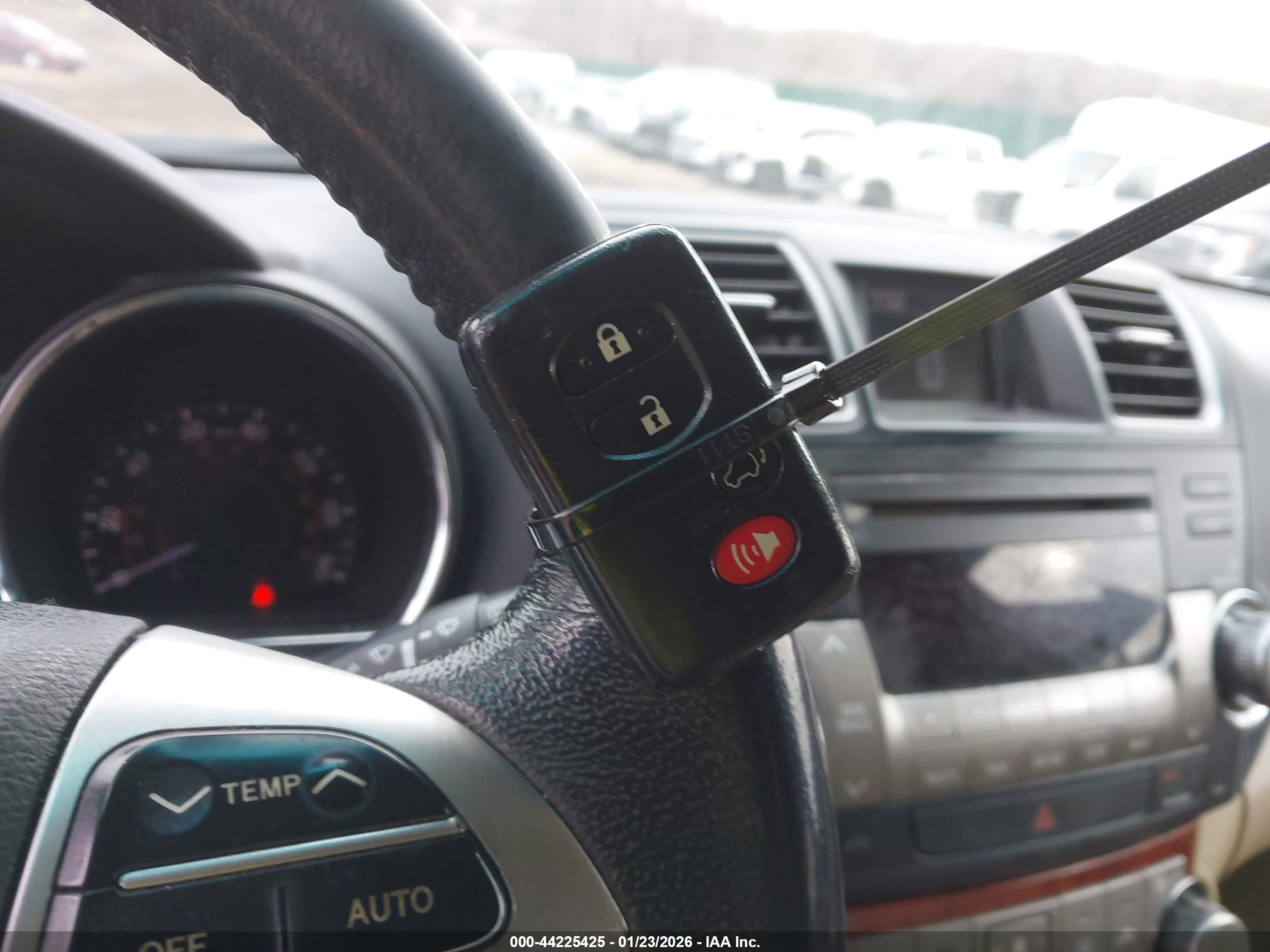 TOYOTA HIGHLANDER image 11