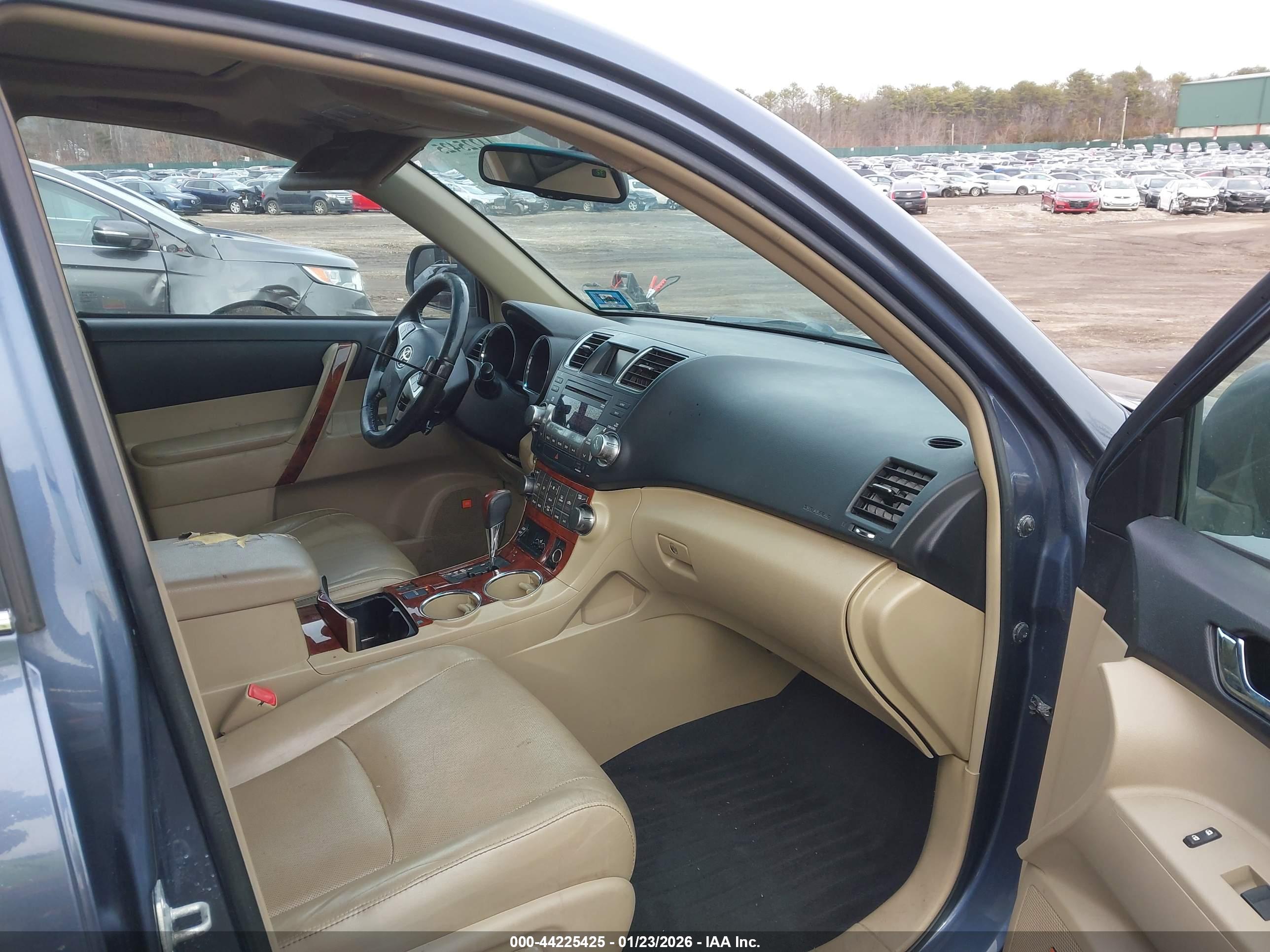 TOYOTA HIGHLANDER image 5