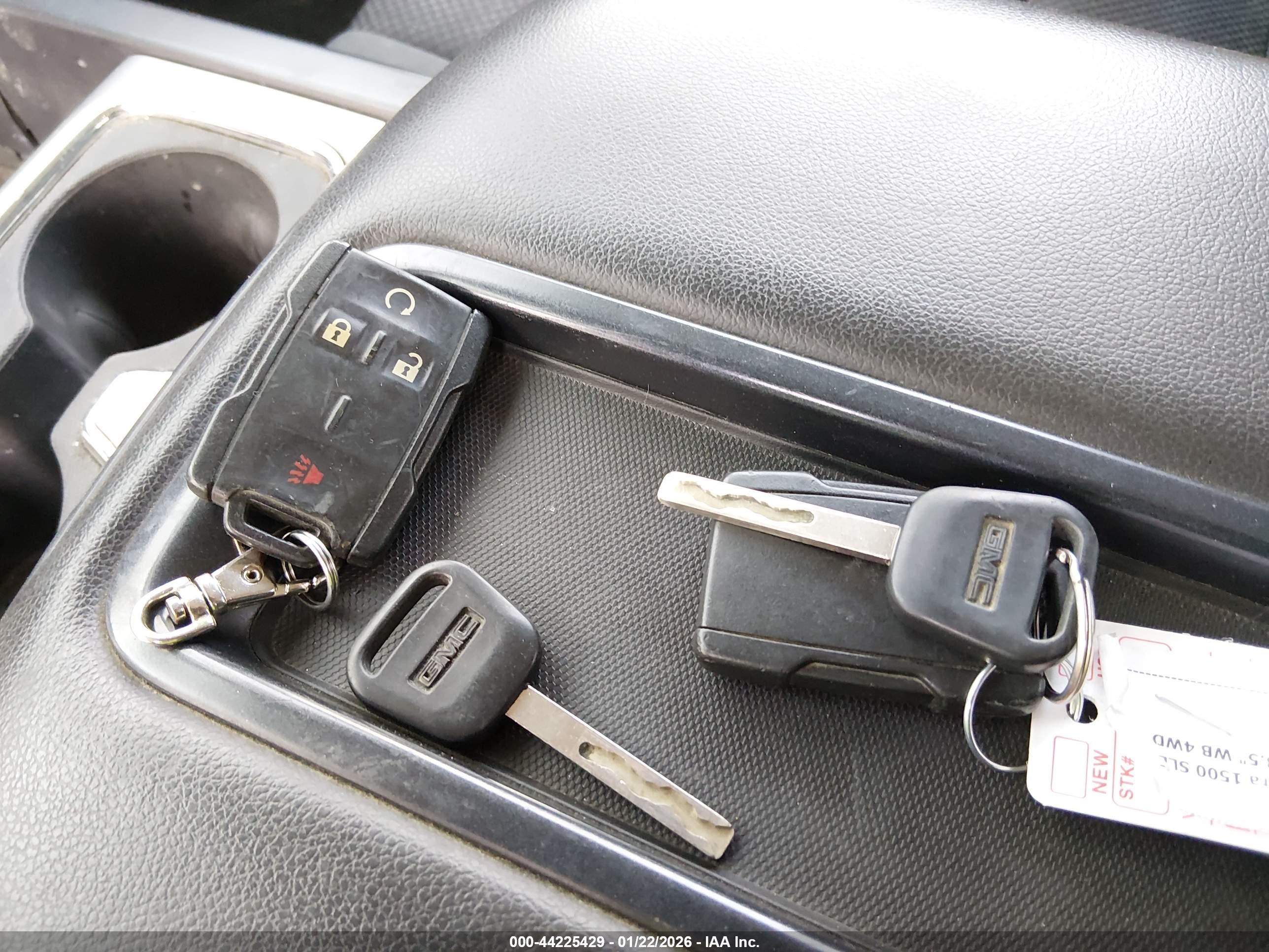 GMC SIERRA image 11