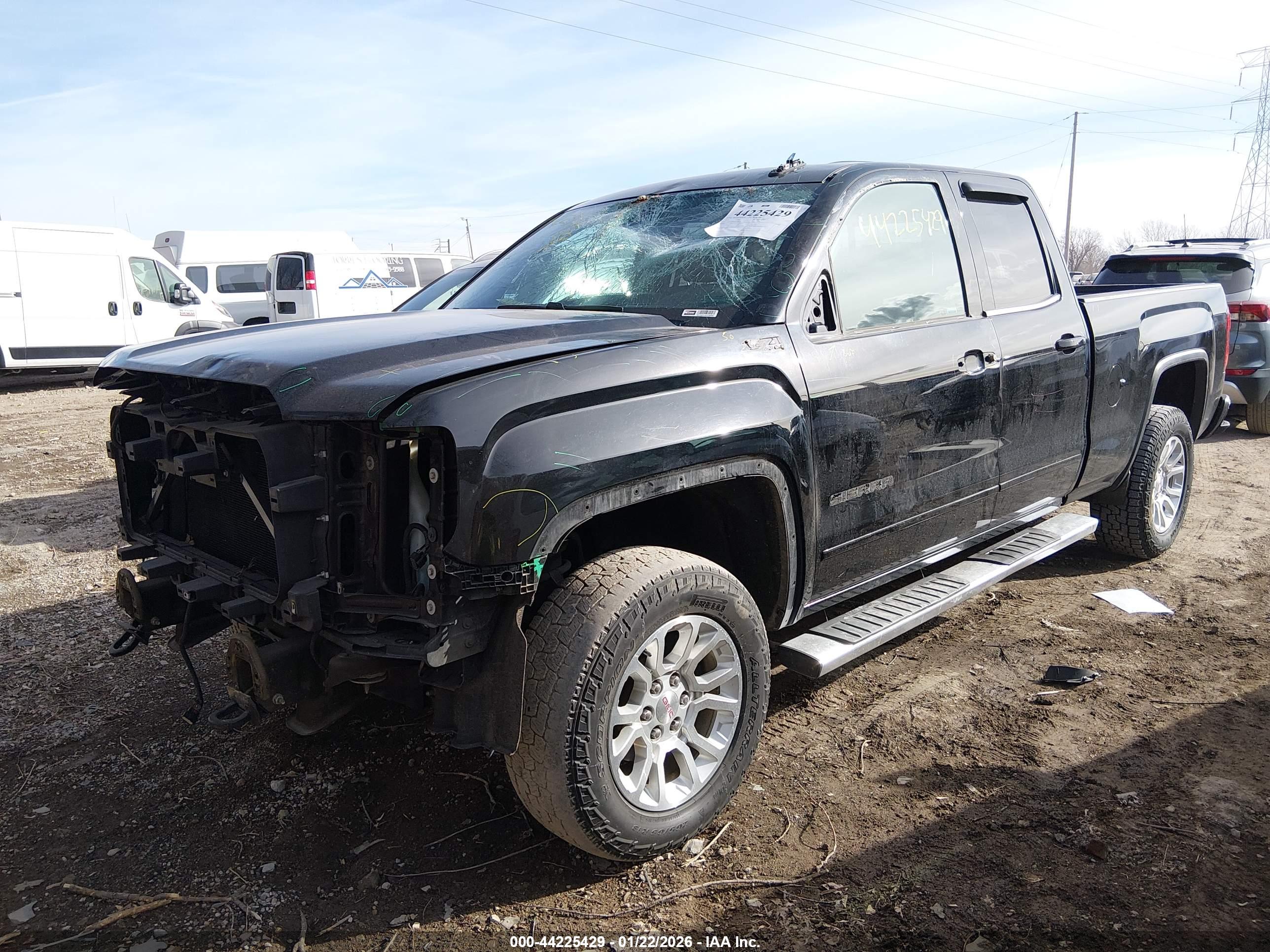 GMC SIERRA image 2