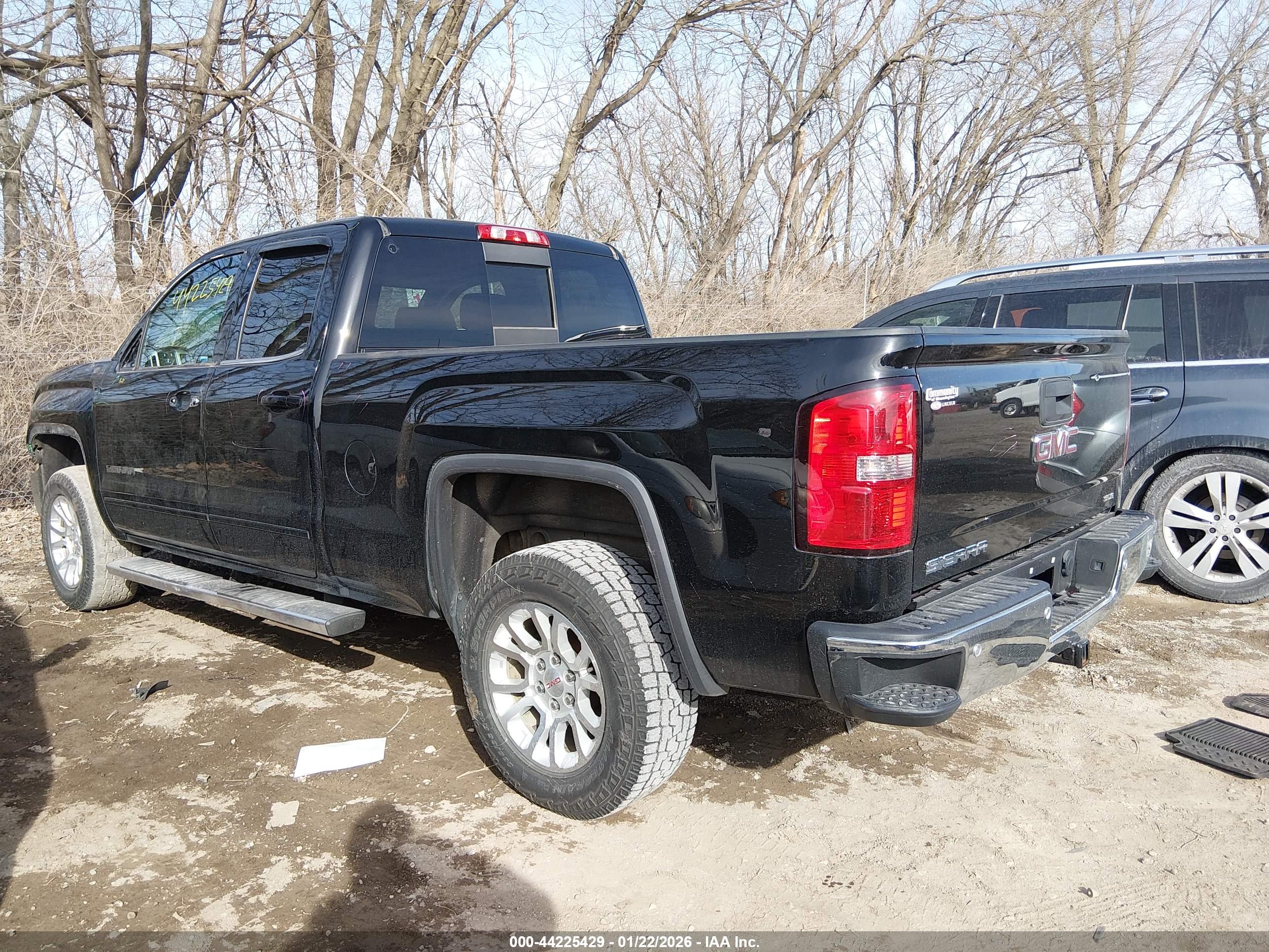 GMC SIERRA image 3
