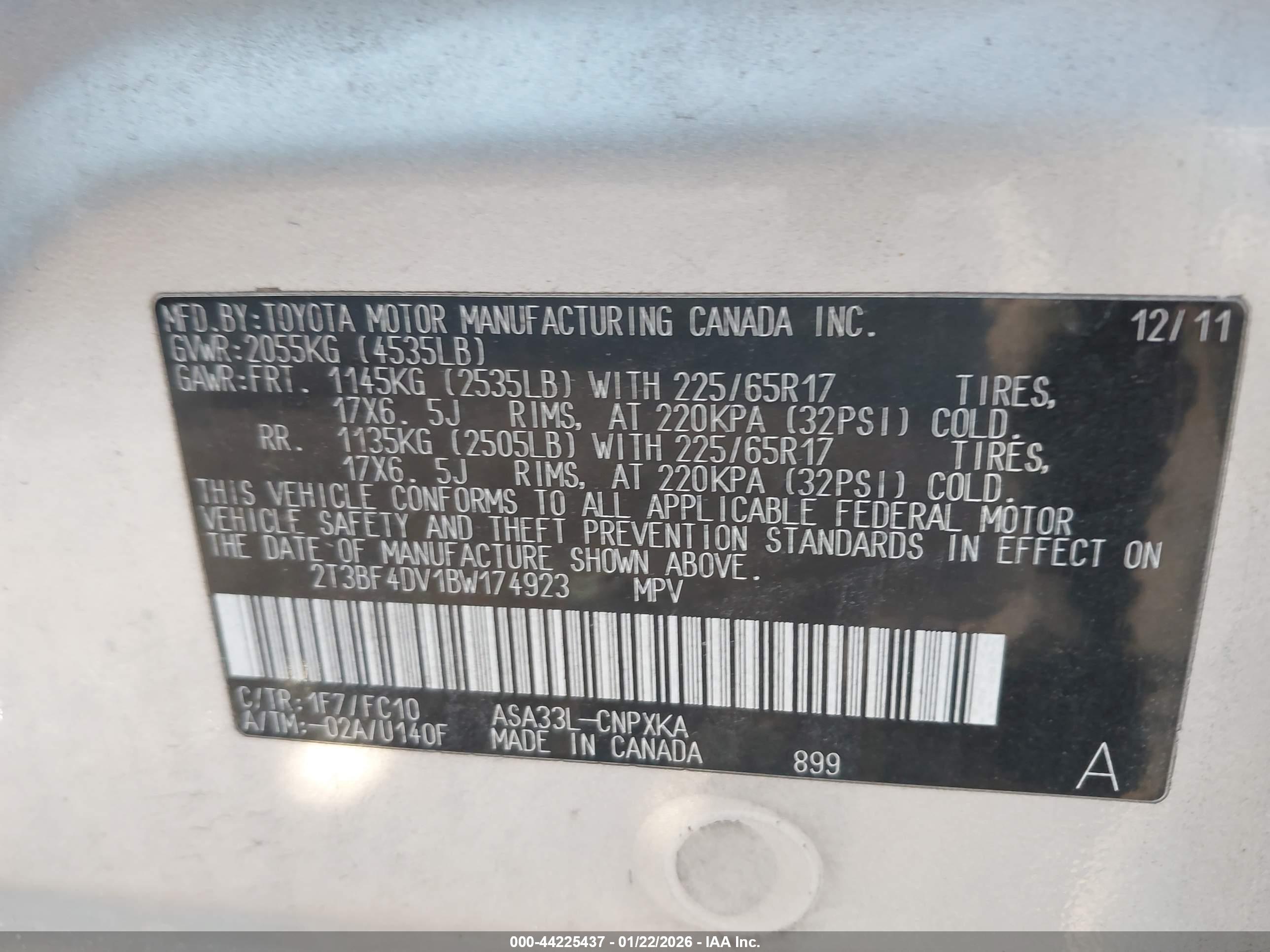 TOYOTA RAV4 image 9