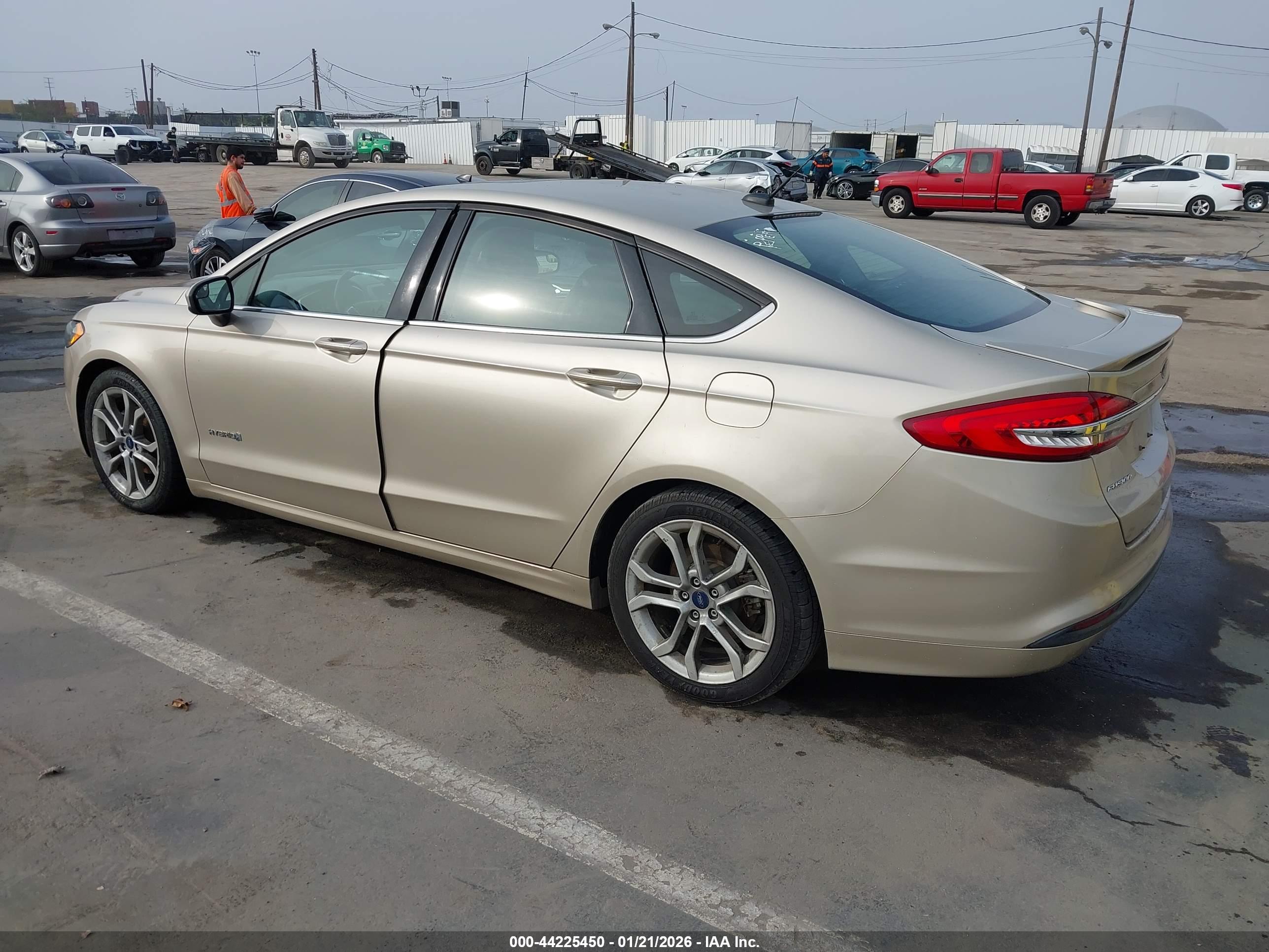 FORD FUSION image 3