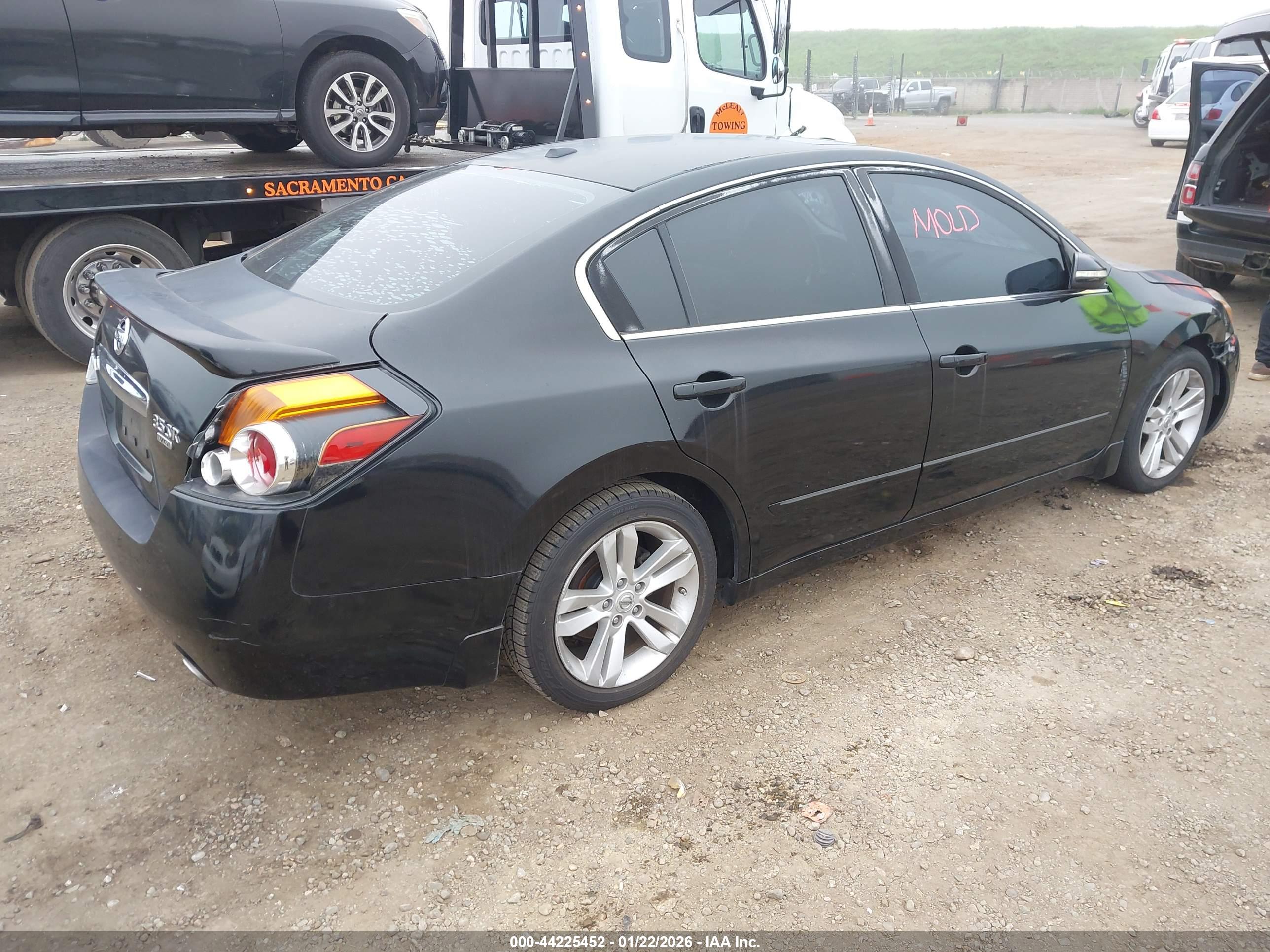 NISSAN ALTIMA image 4