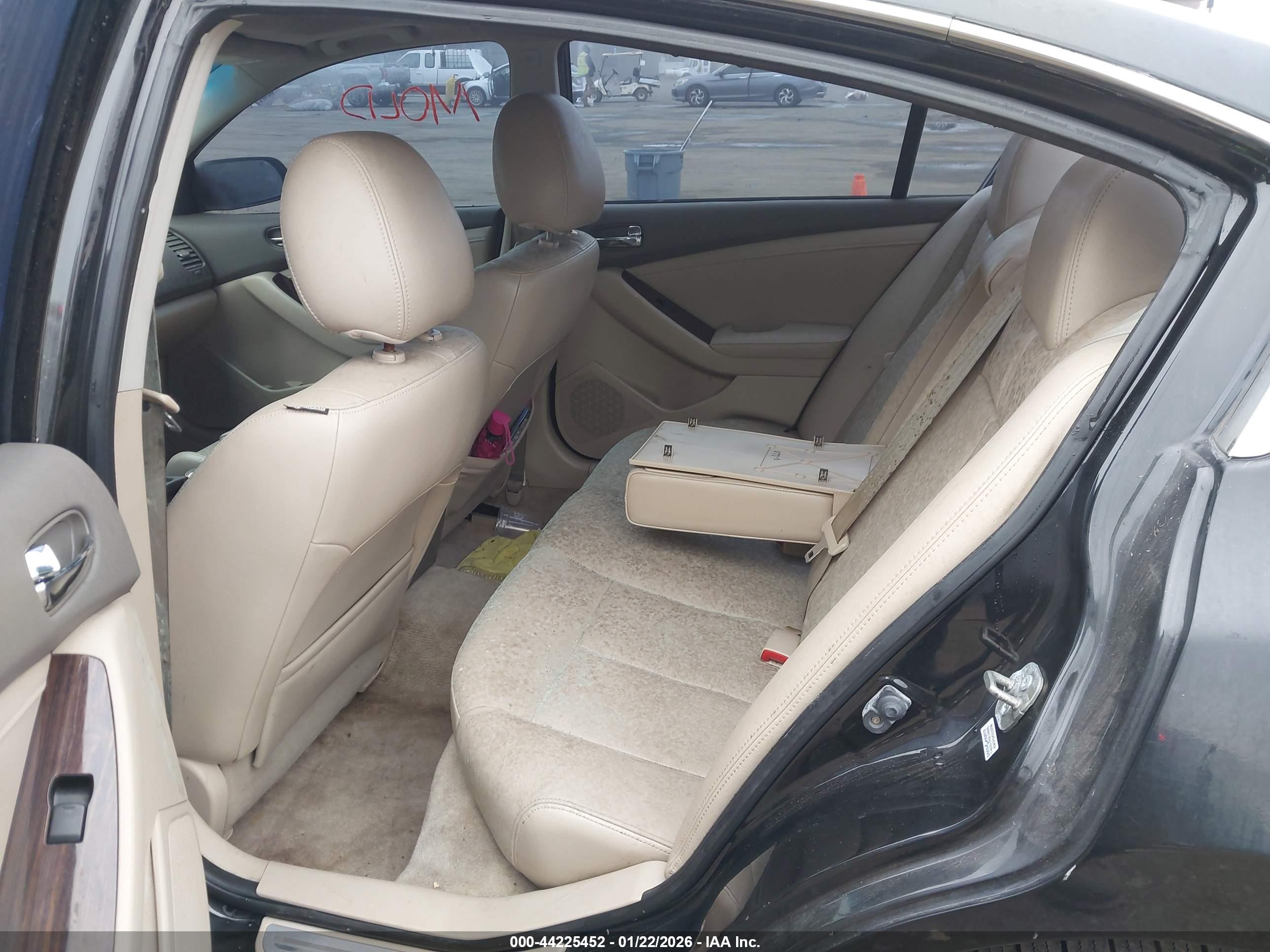 NISSAN ALTIMA image 8