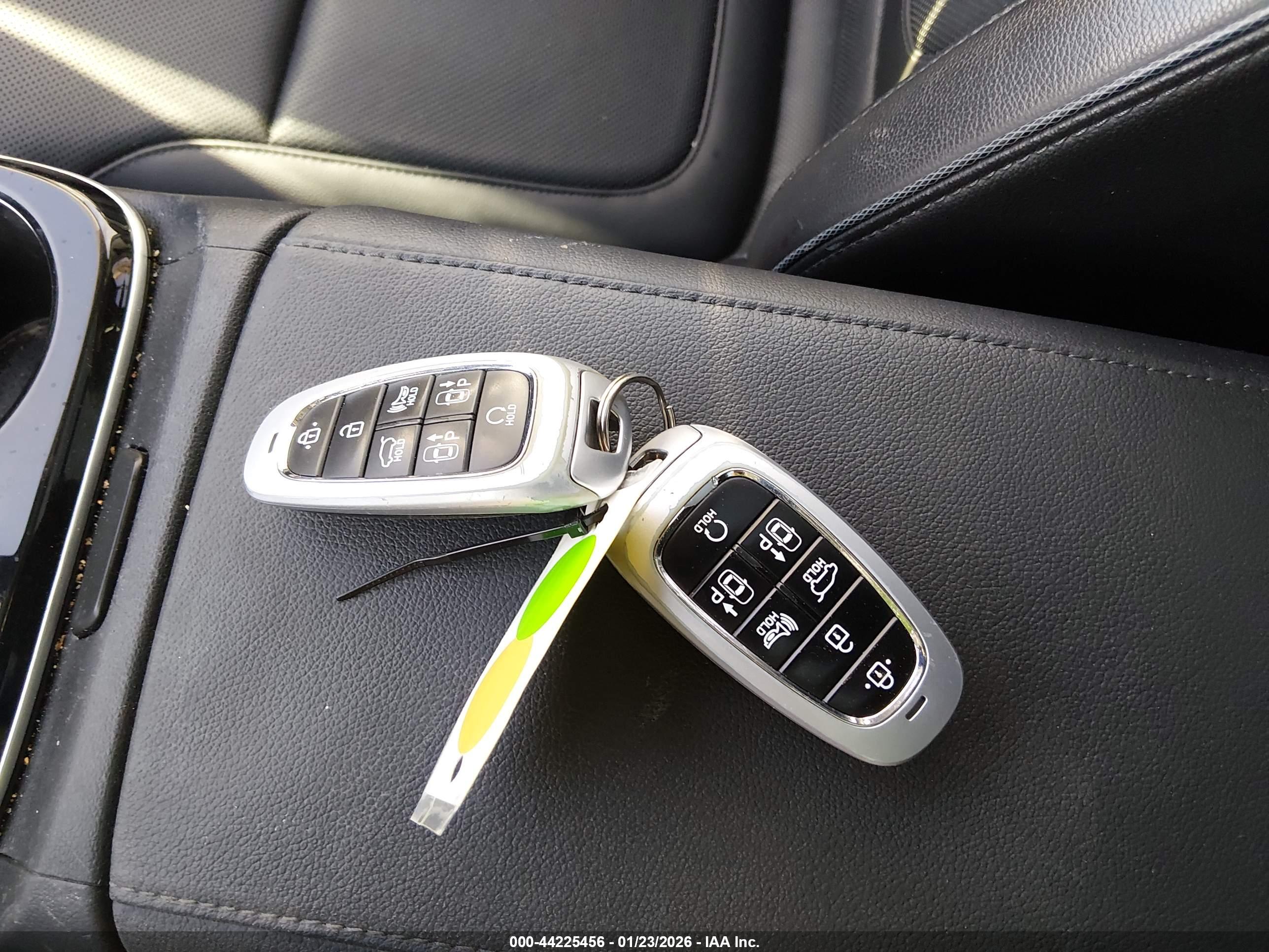 HYUNDAI TUCSON image 11
