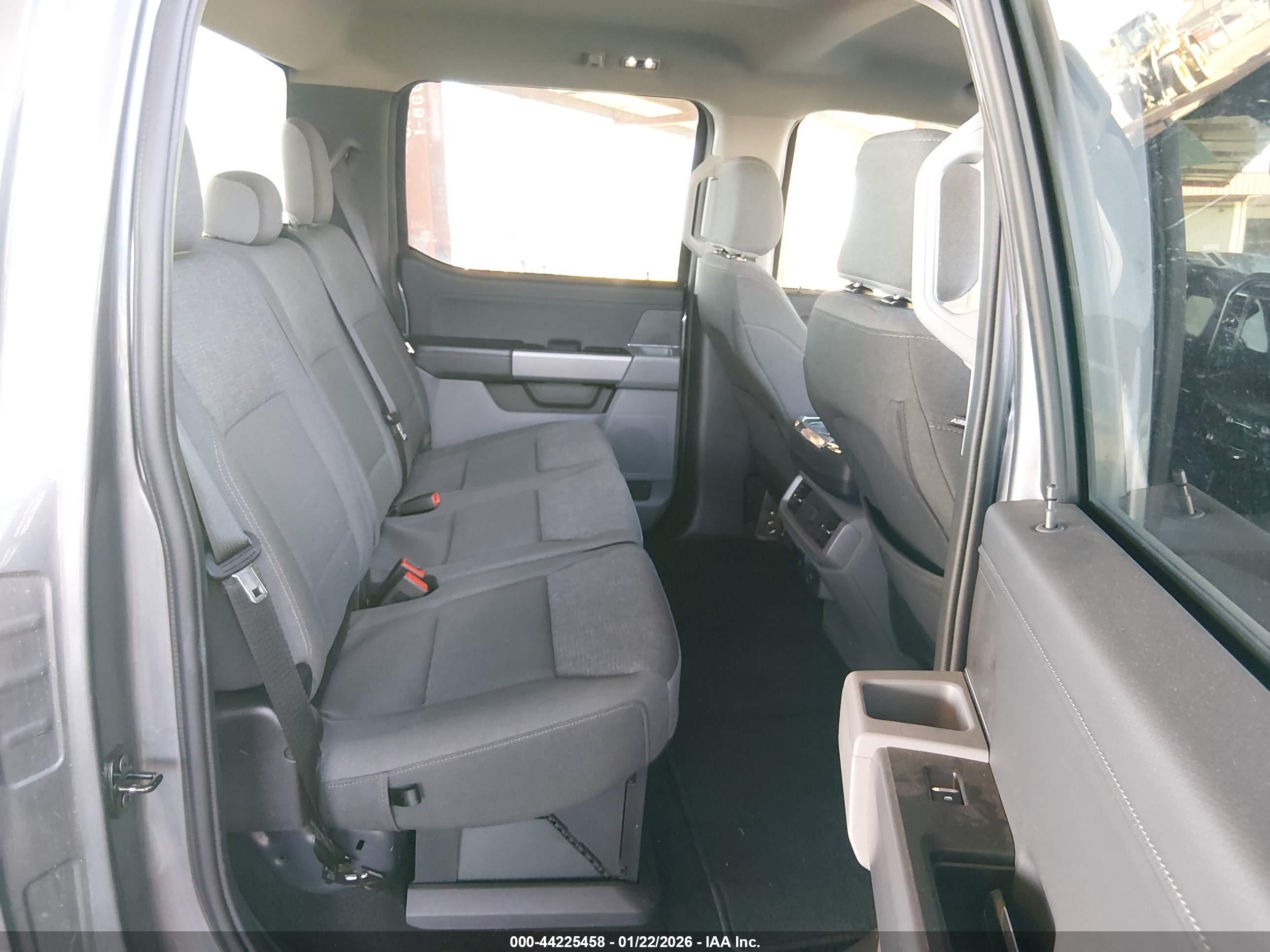 FORD F-150 image 8