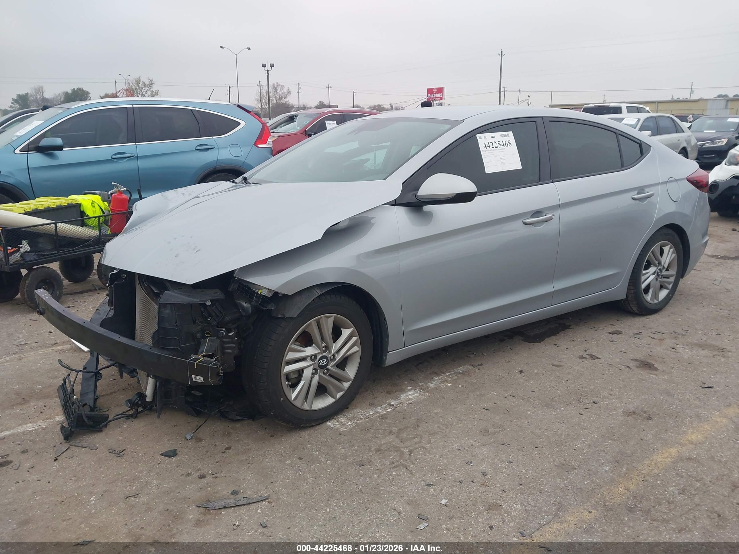 HYUNDAI ELANTRA image 2