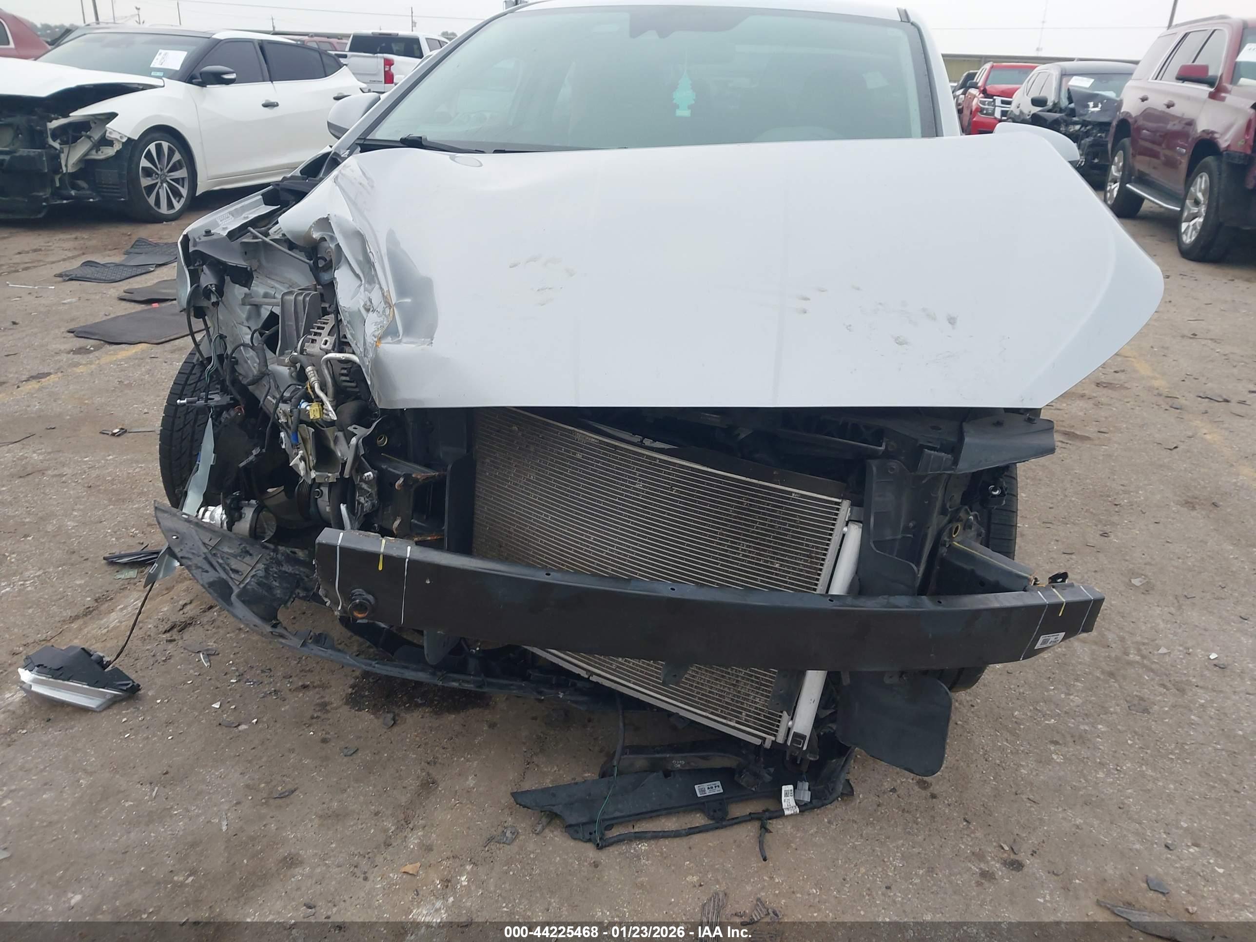 HYUNDAI ELANTRA image 6