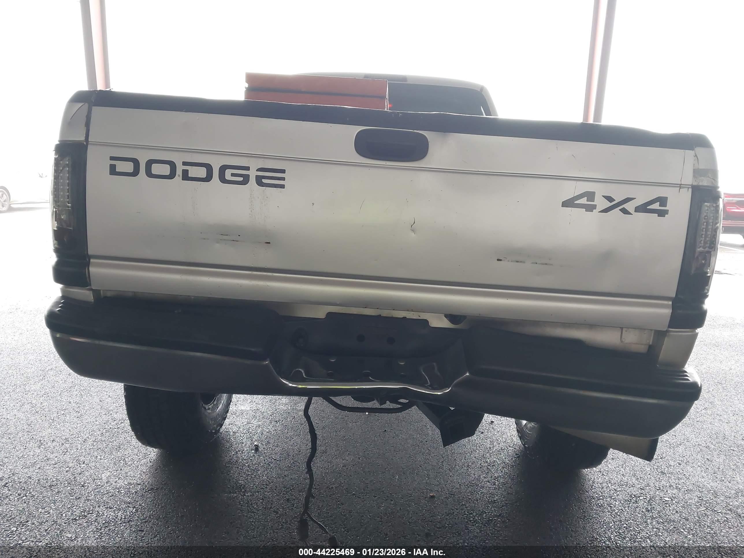 DODGE RAM image 6