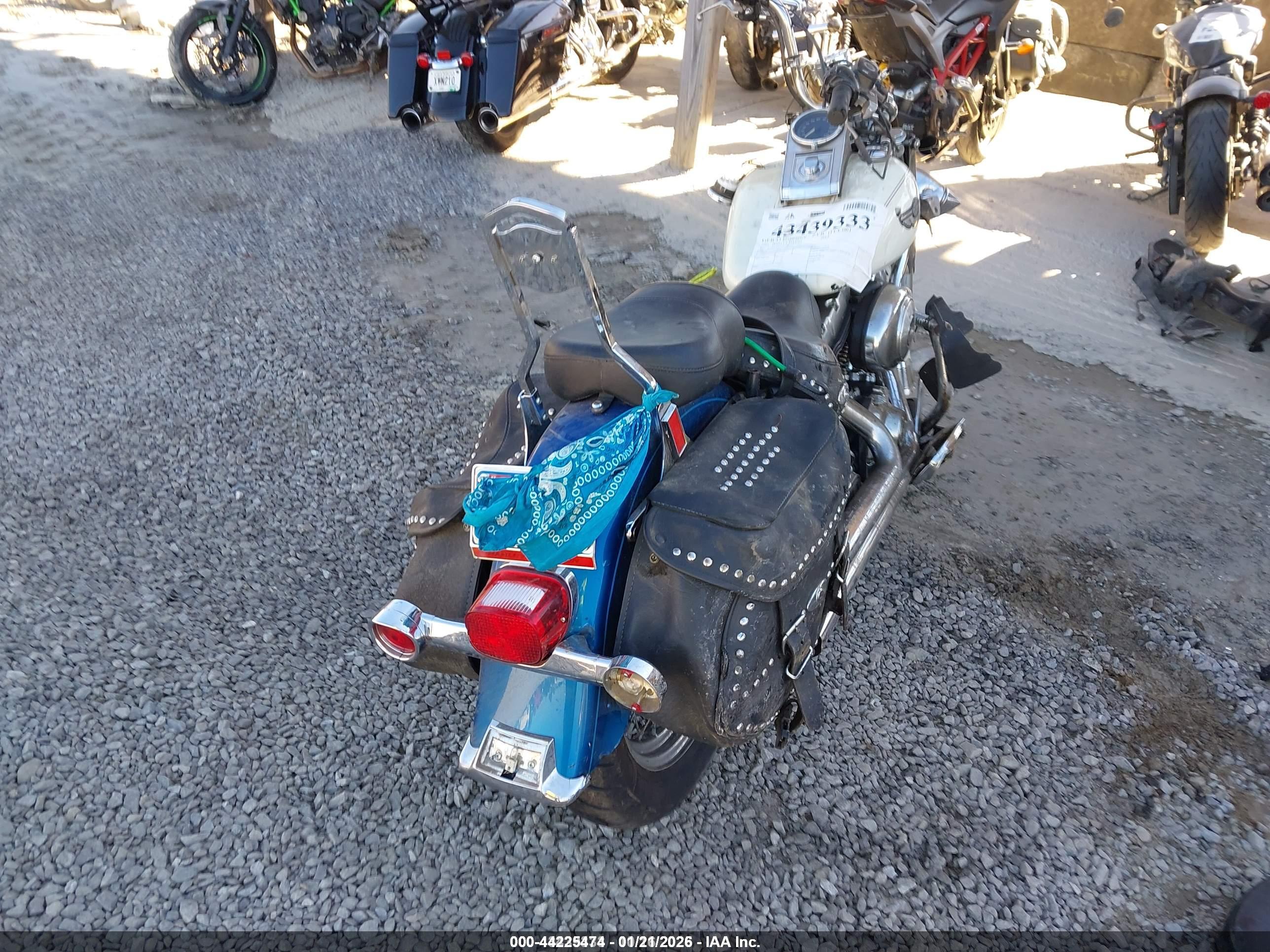 HARLEY-DAVIDSON FLSTC image 4
