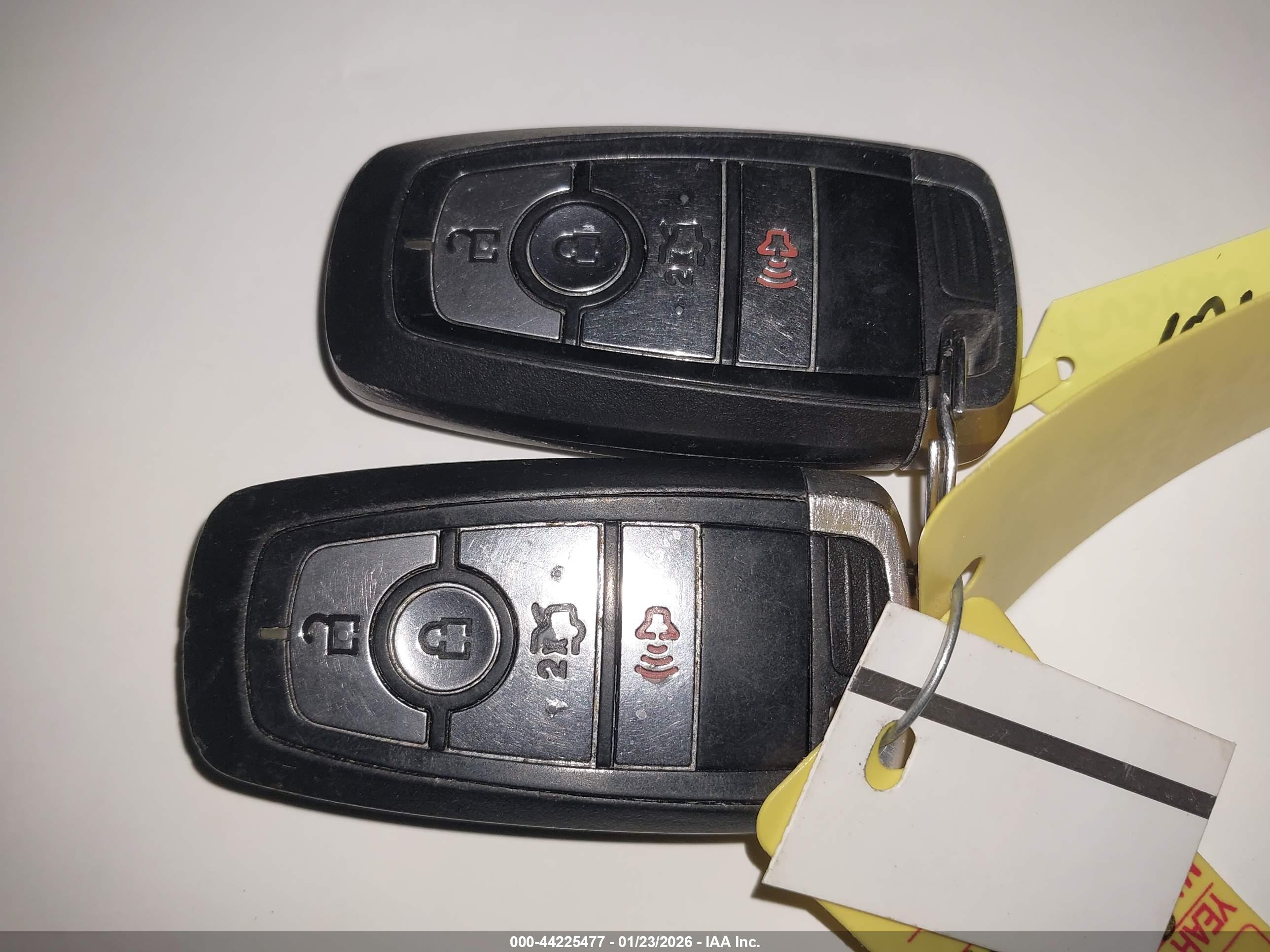FORD FUSION image 11