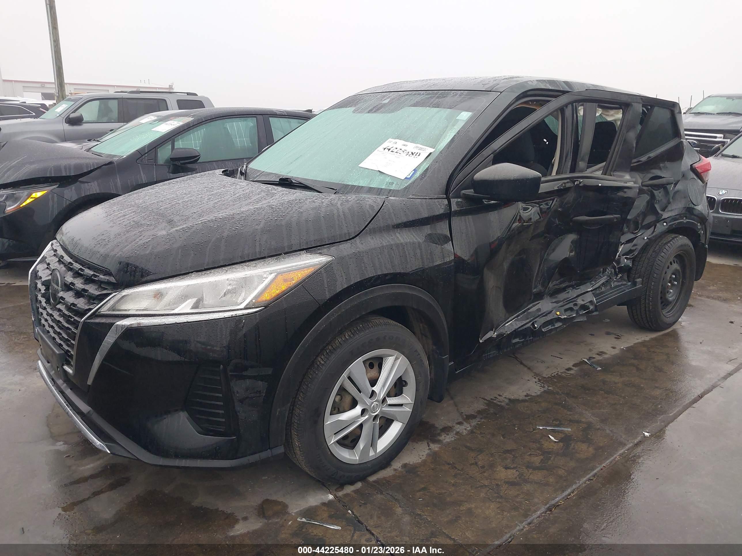 NISSAN KICKS image 2