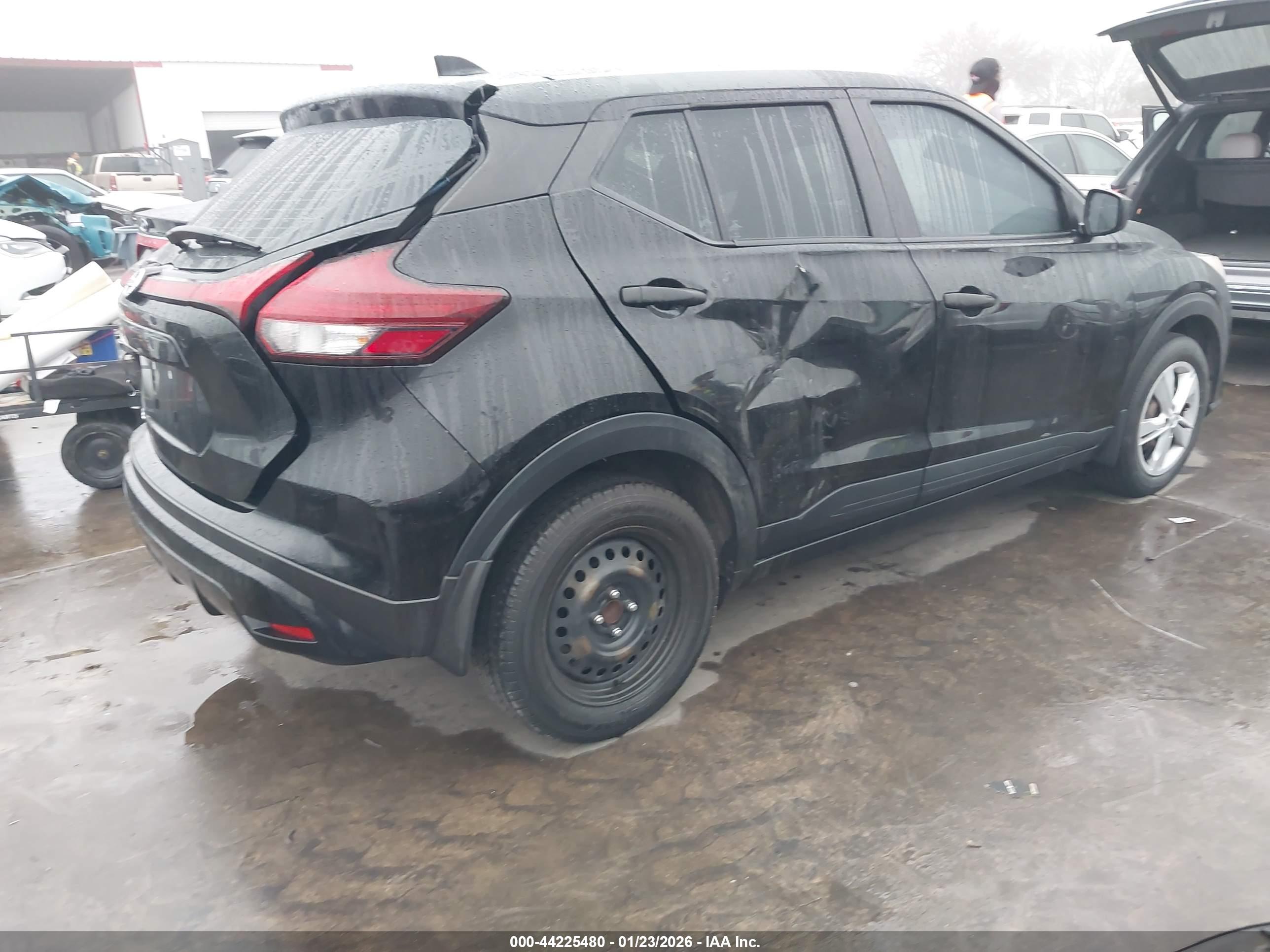 NISSAN KICKS image 4