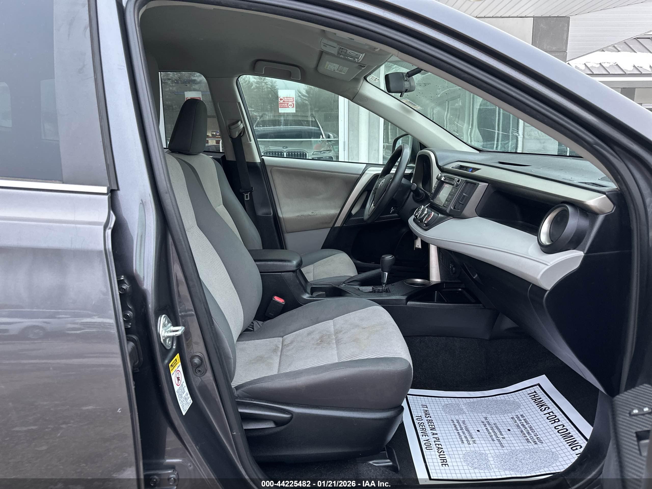 TOYOTA RAV4 image 5