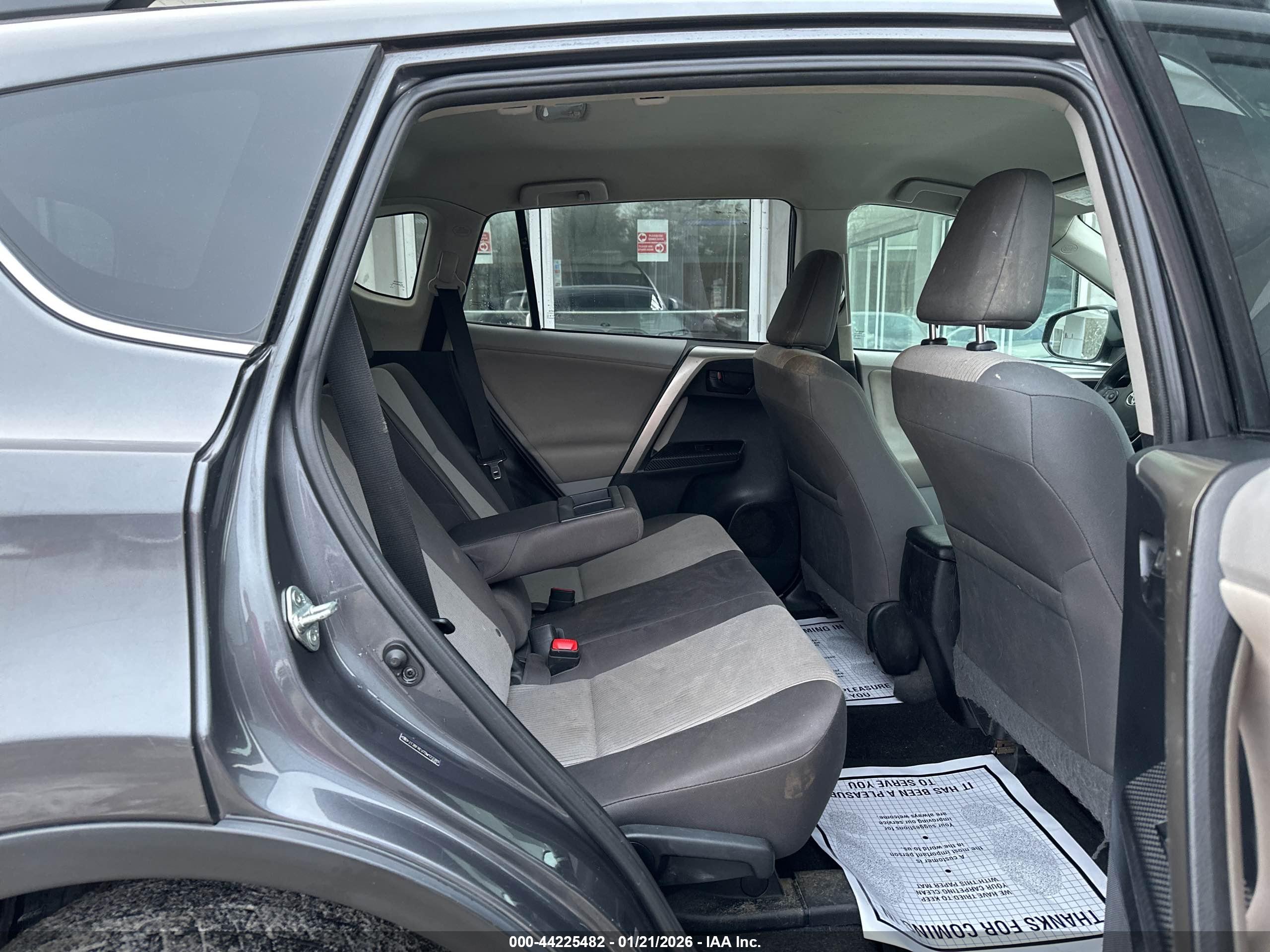 TOYOTA RAV4 image 8