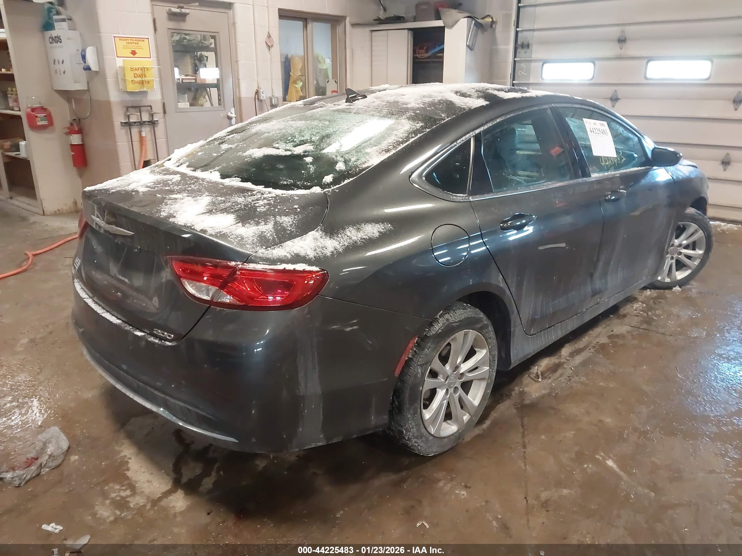 CHRYSLER 200 image 4