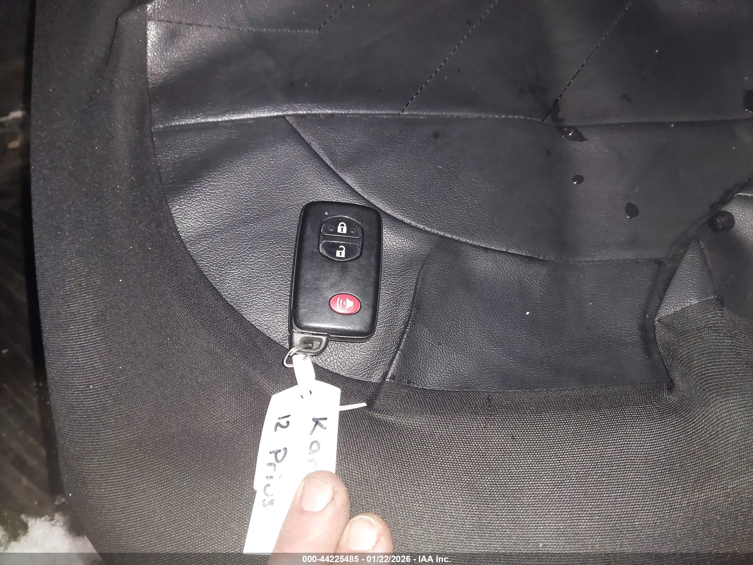 TOYOTA PRIUS image 11