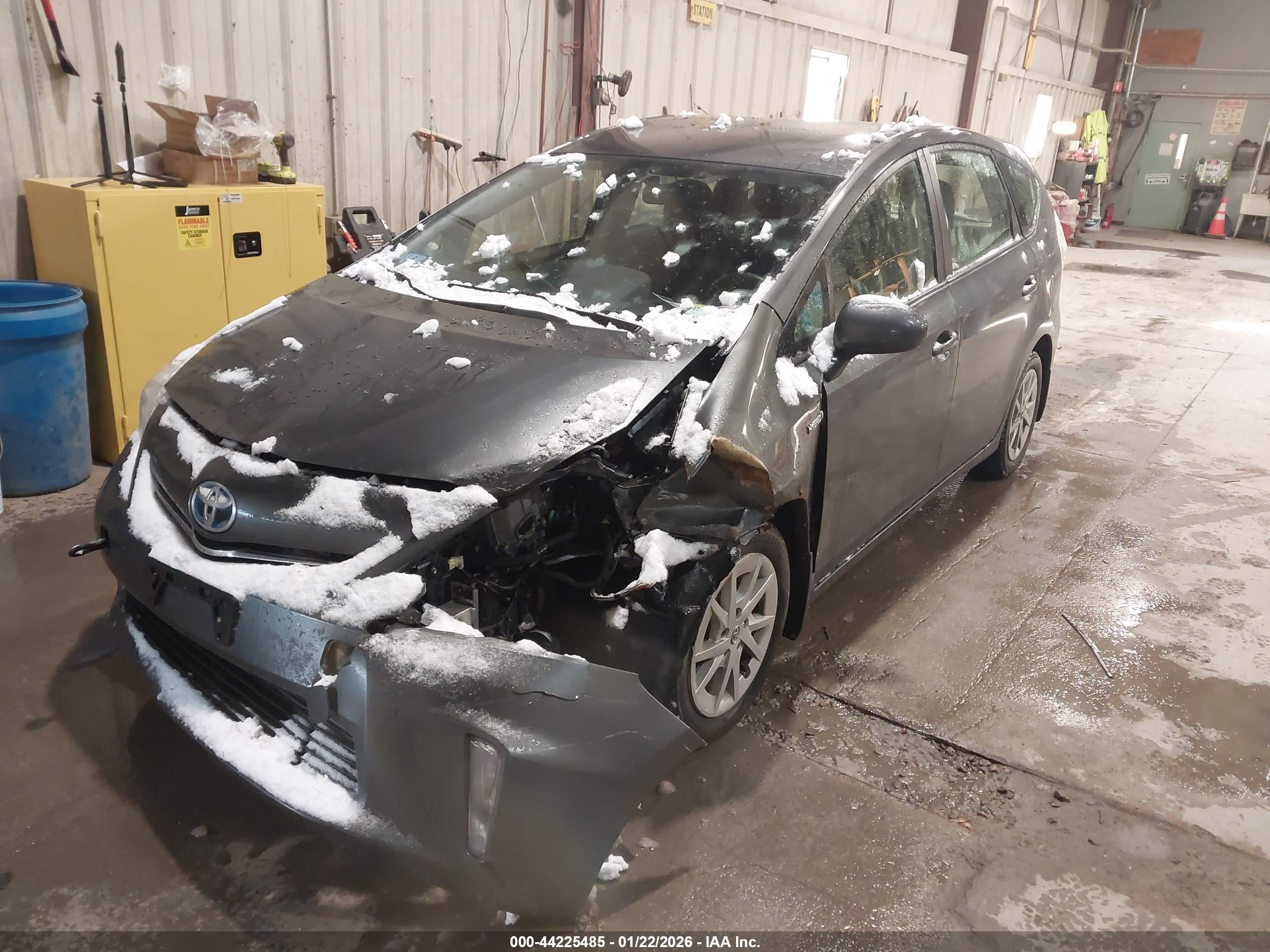TOYOTA PRIUS image 2