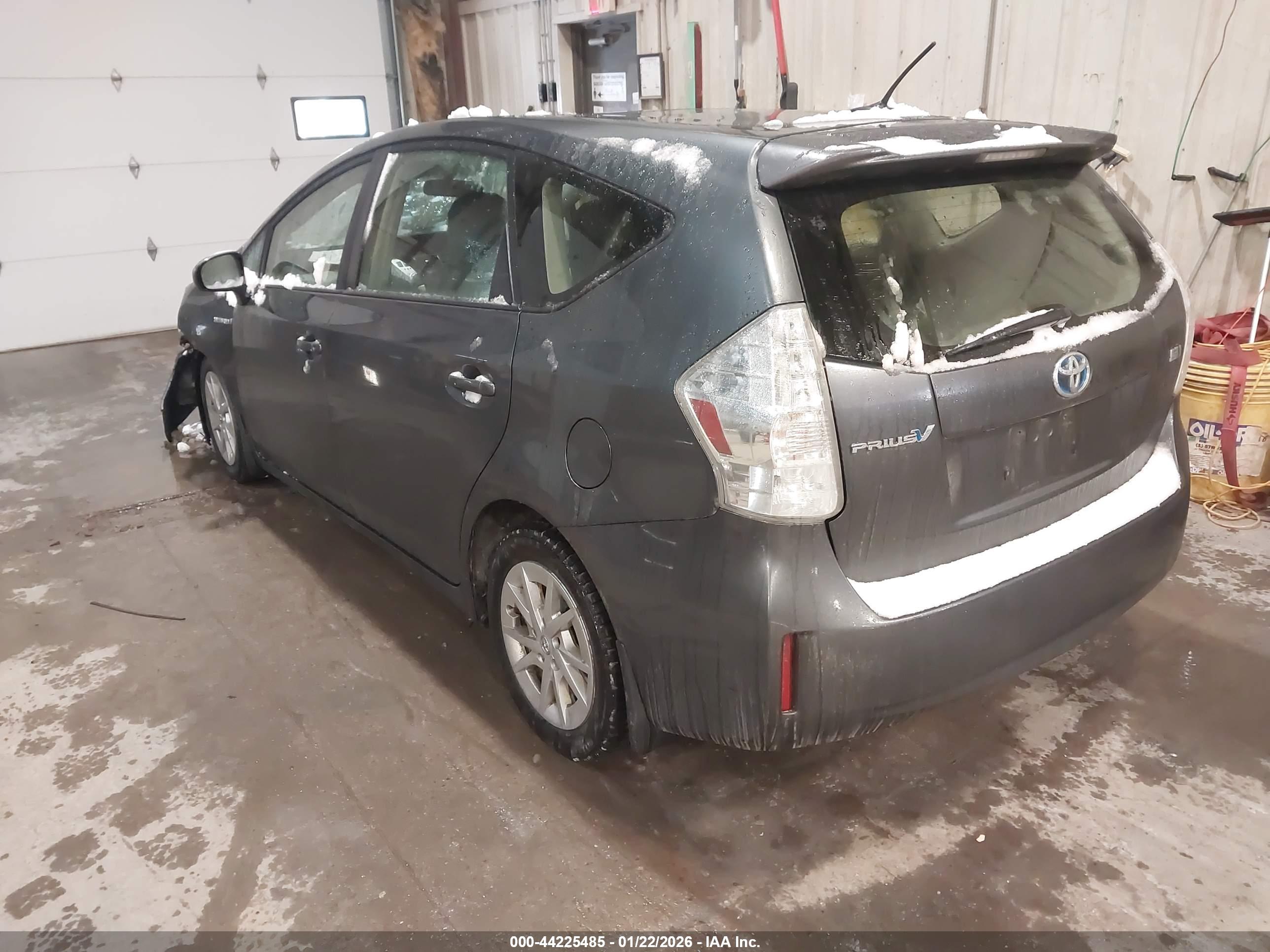 TOYOTA PRIUS image 3