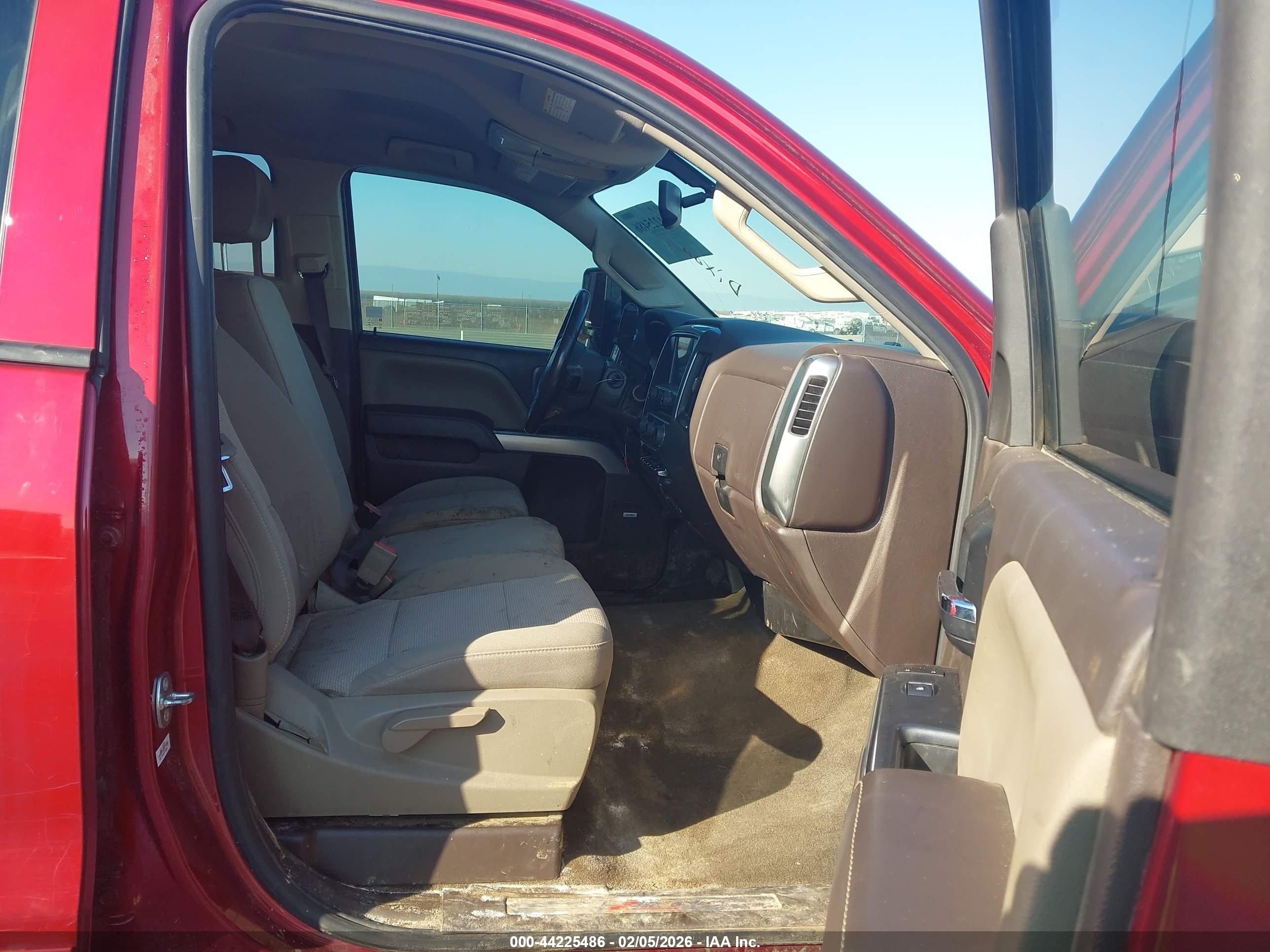 CHEVROLET SILVERADO image 5