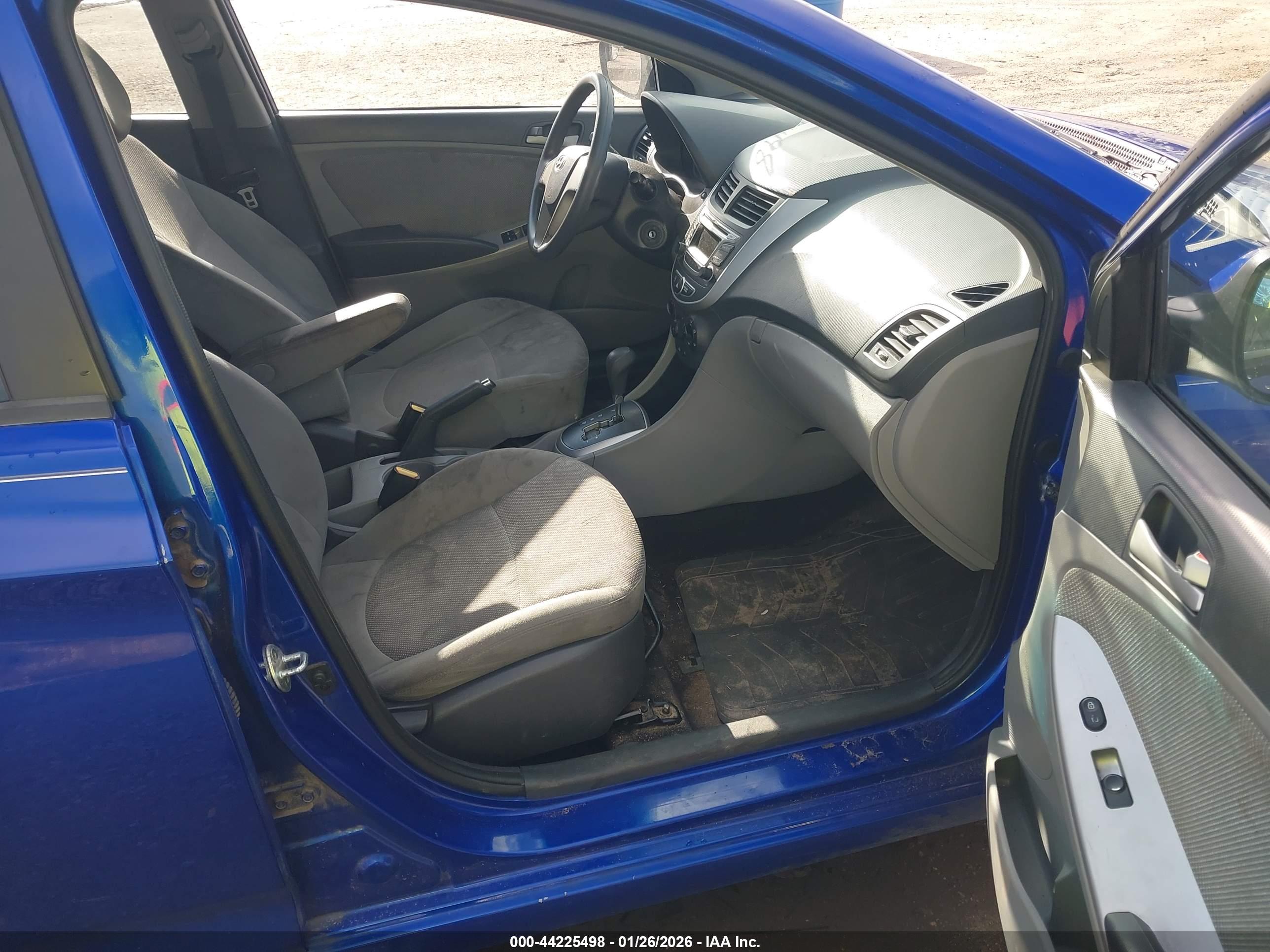HYUNDAI ACCENT image 5