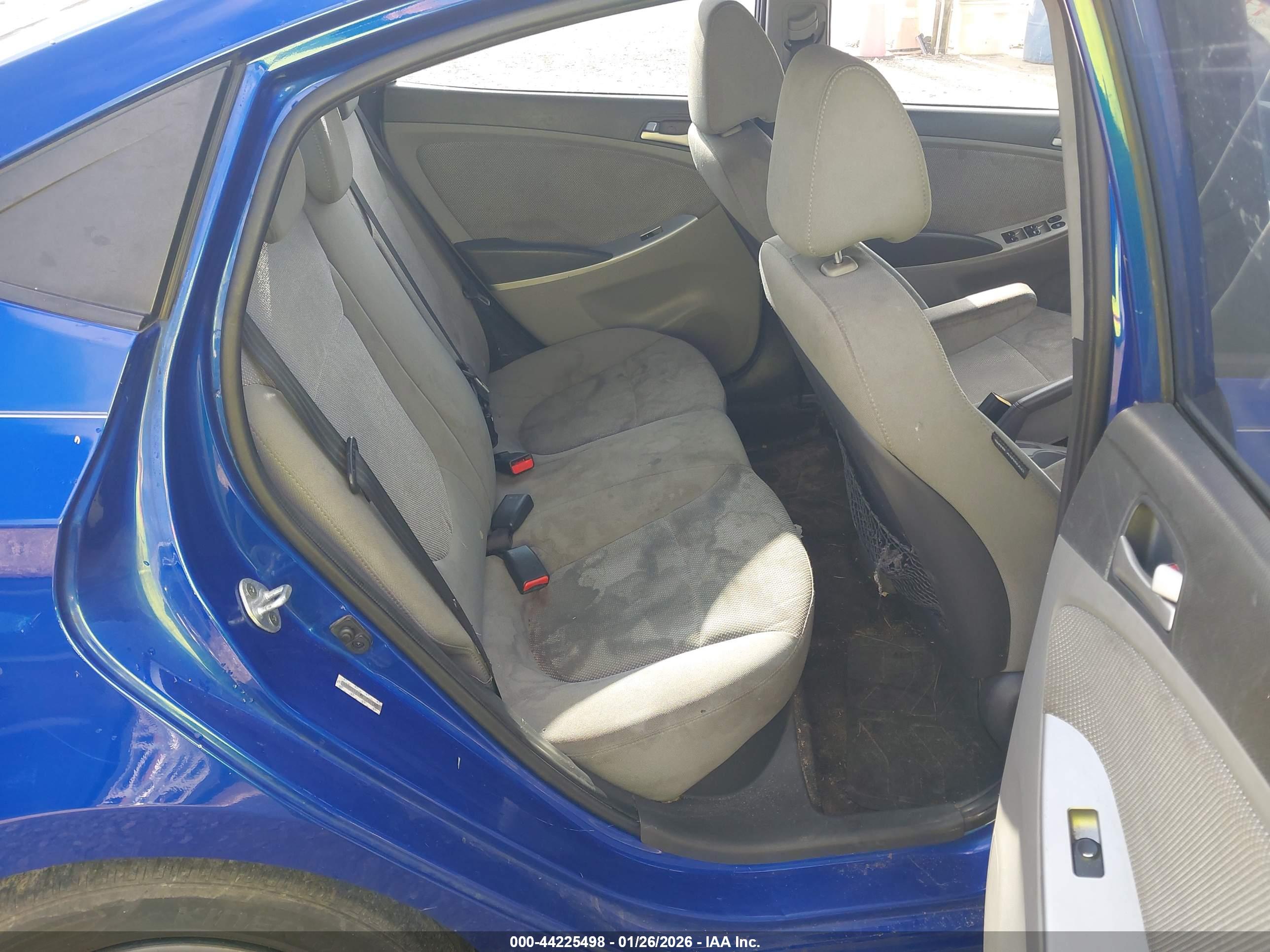 HYUNDAI ACCENT image 8