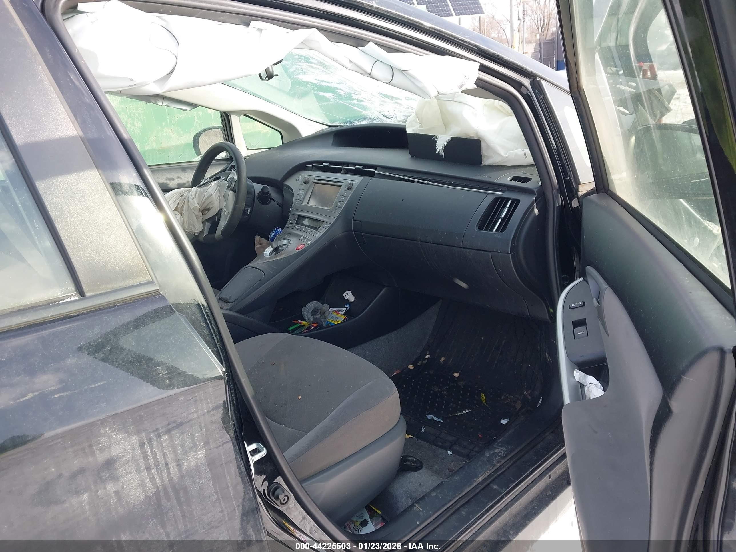 TOYOTA PRIUS image 5