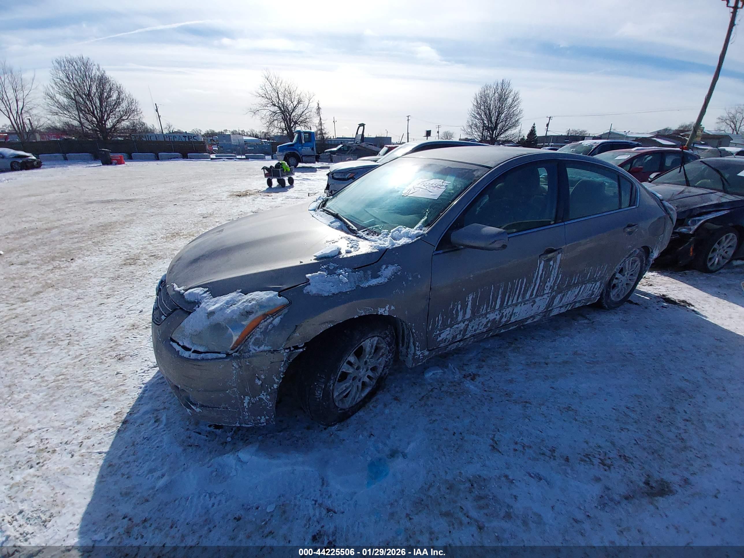 NISSAN ALTIMA image 2