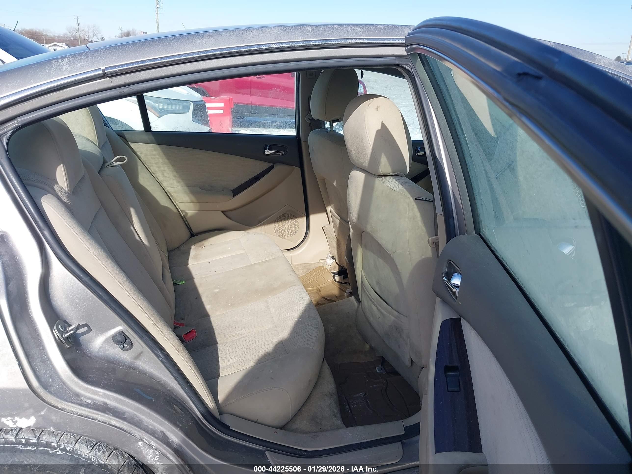 NISSAN ALTIMA image 8