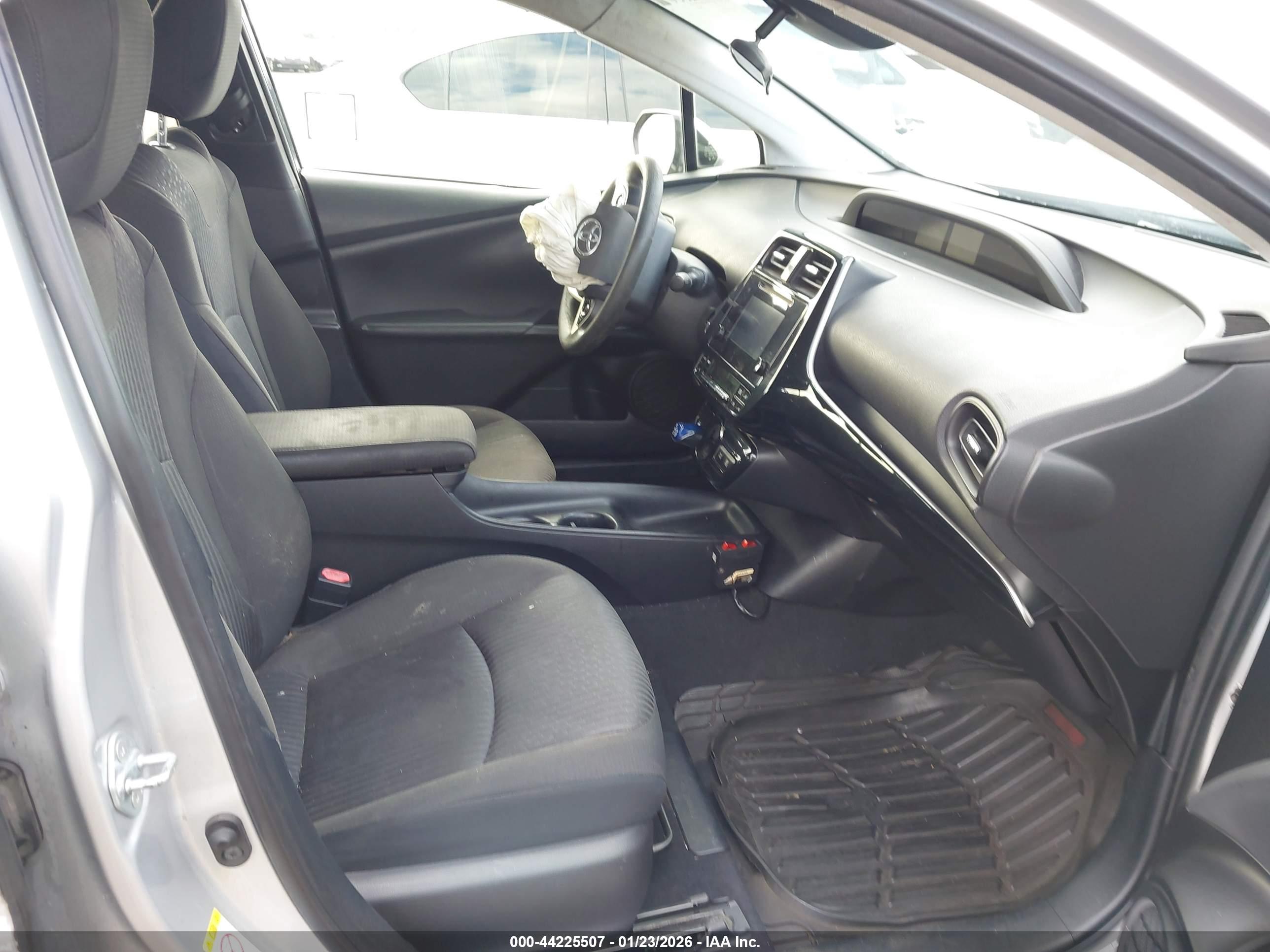 TOYOTA PRIUS image 5