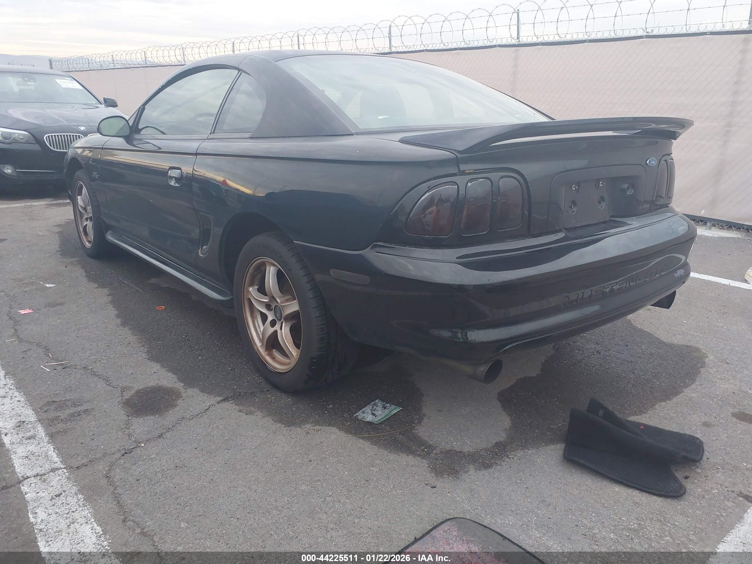FORD MUSTANG image 3