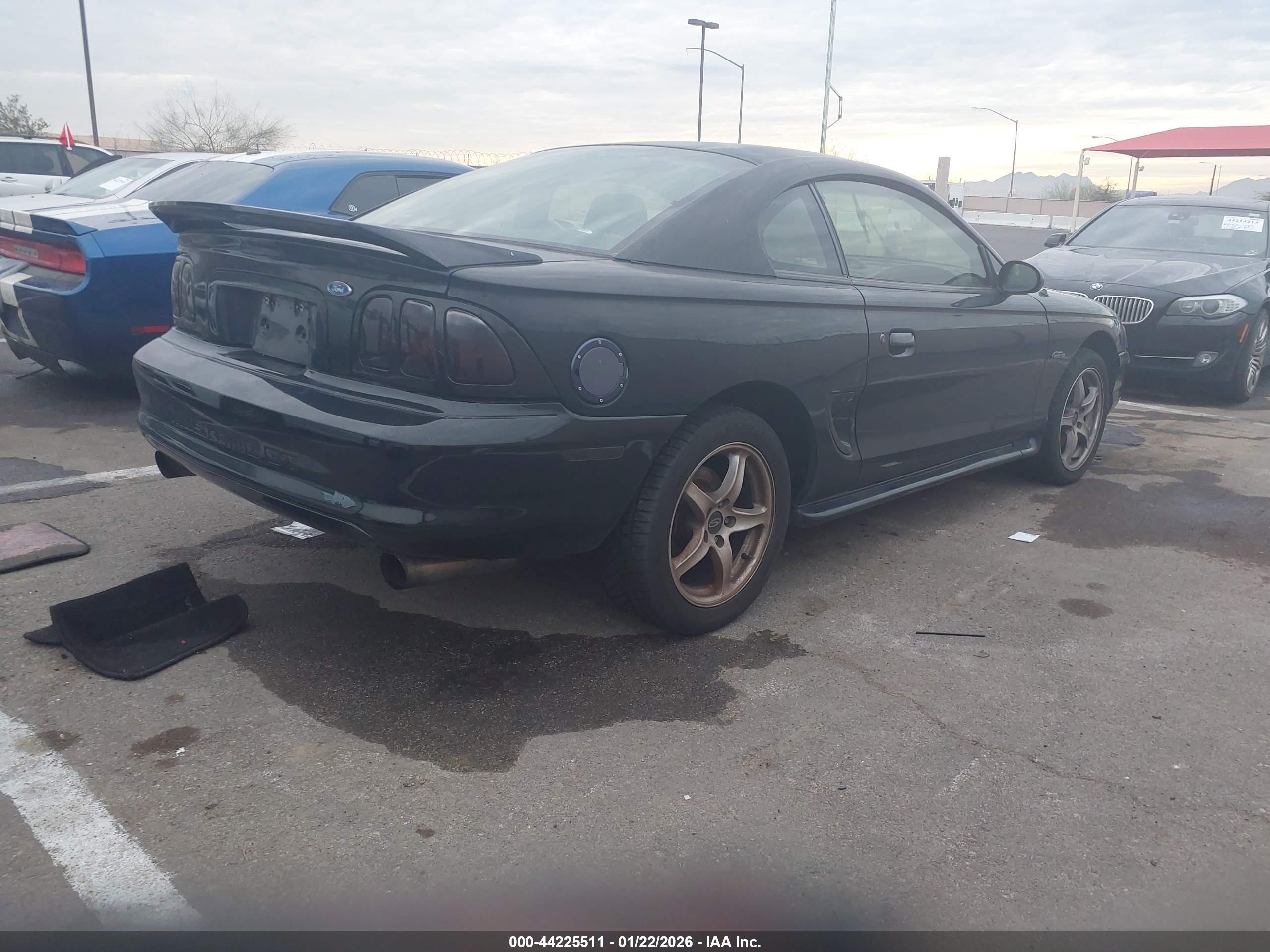 FORD MUSTANG image 4