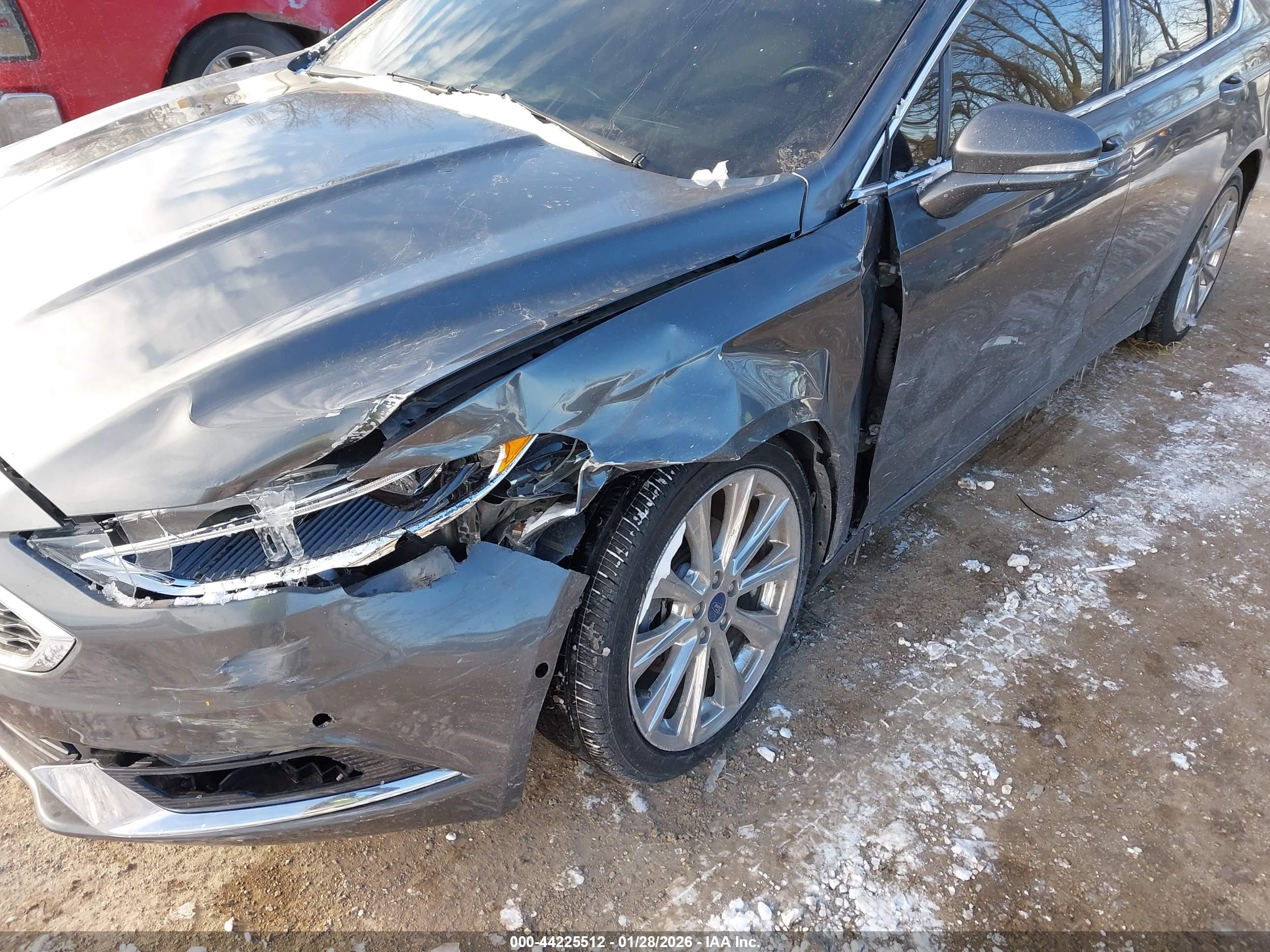 FORD FUSION image 6