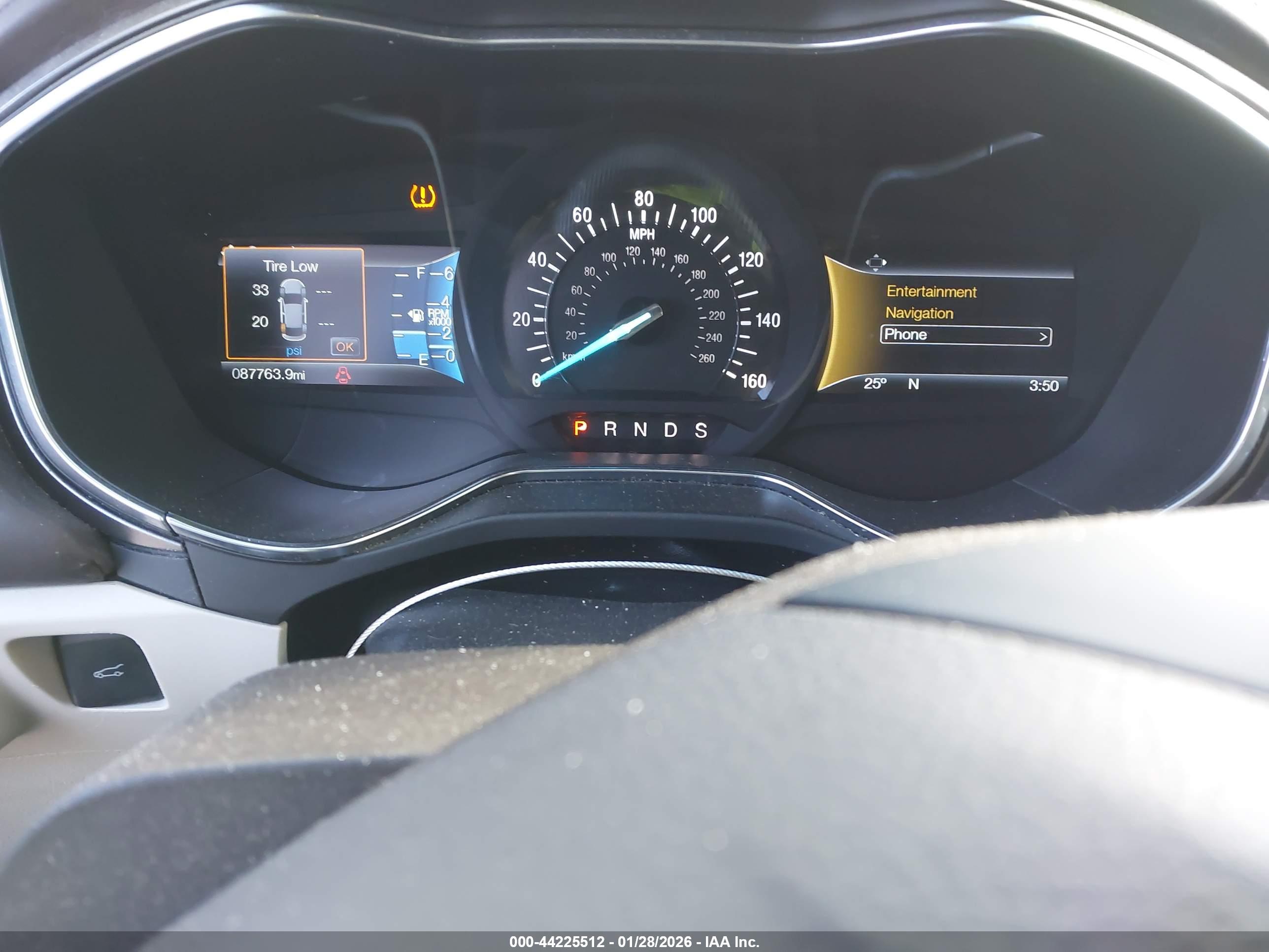 FORD FUSION image 7