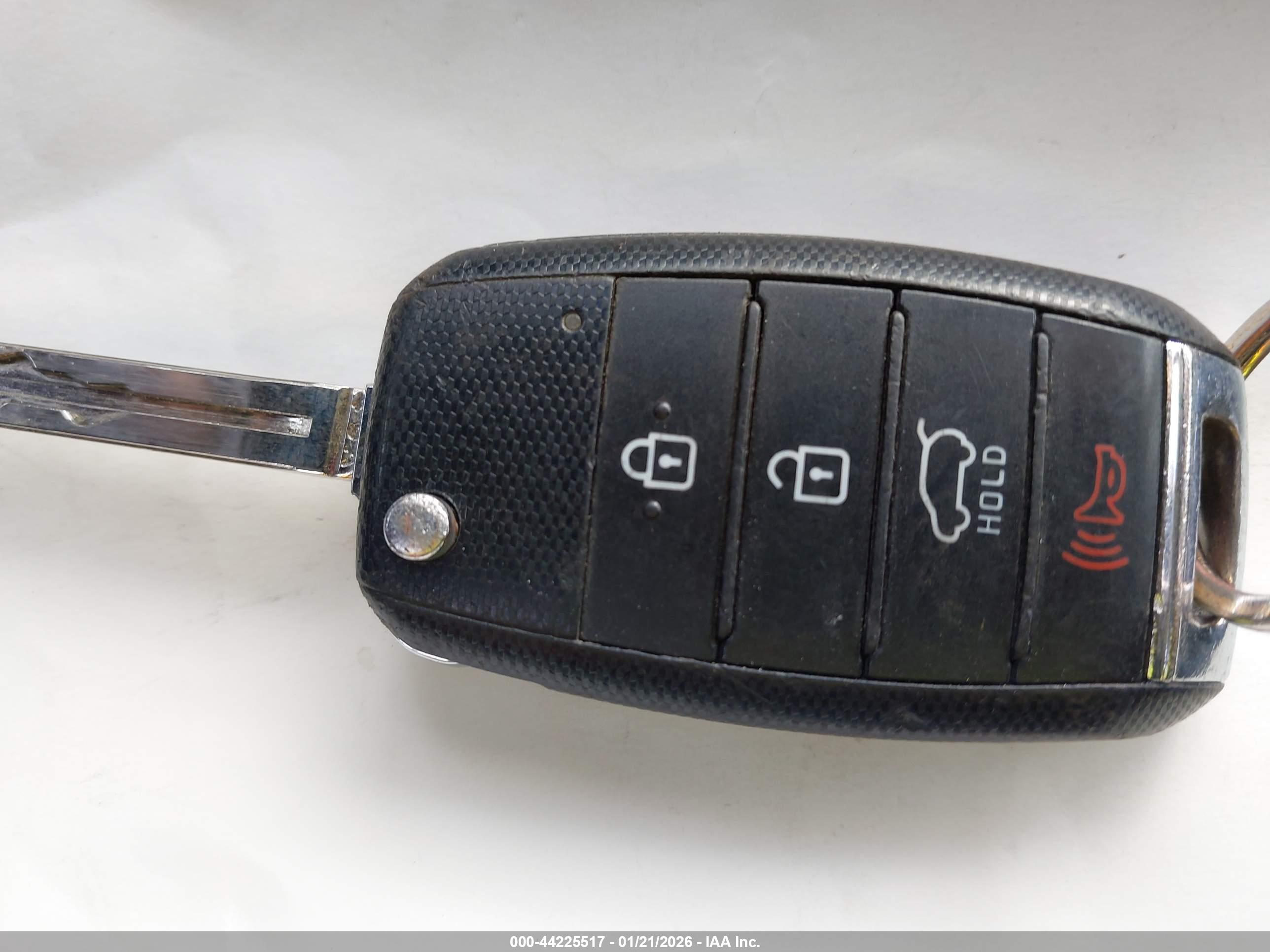 KIA SPORTAGE image 11