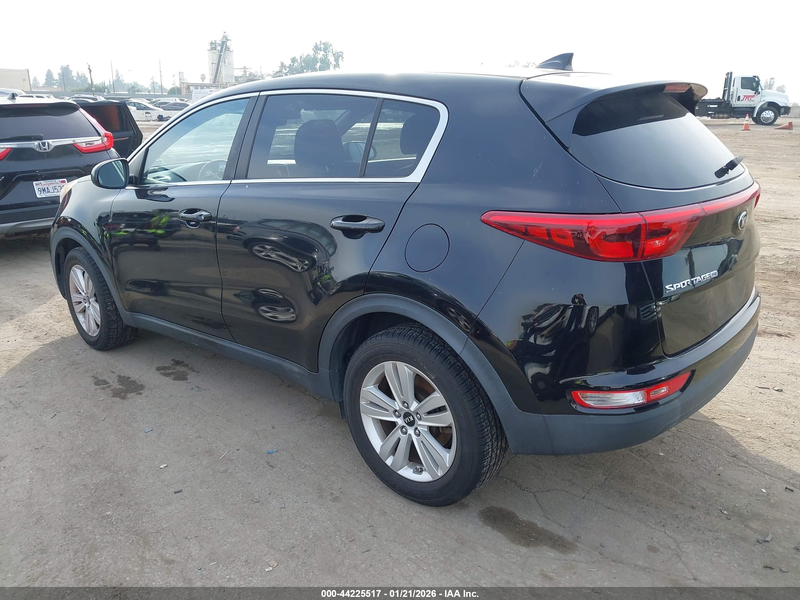 KIA SPORTAGE image 3