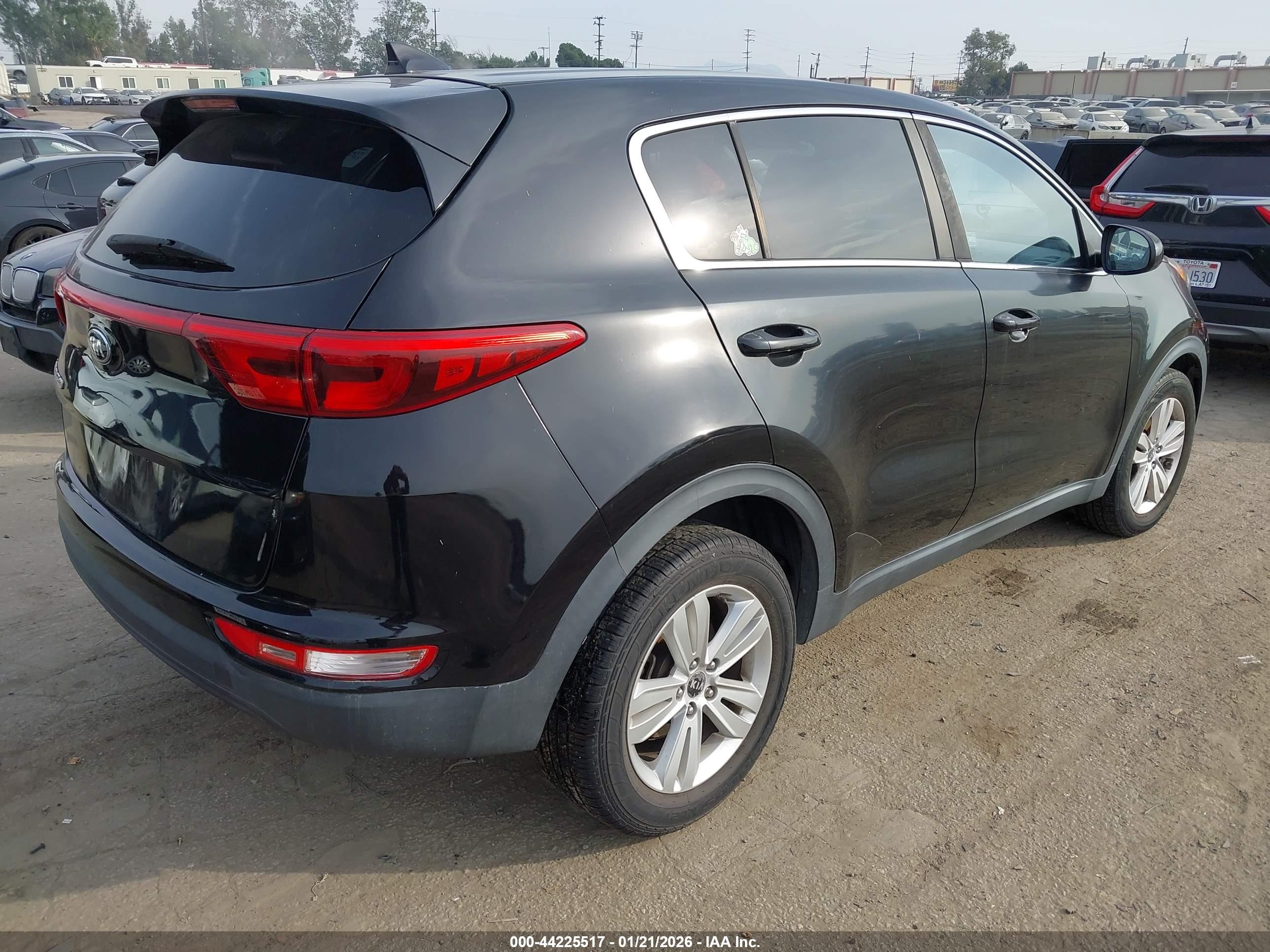 KIA SPORTAGE image 4