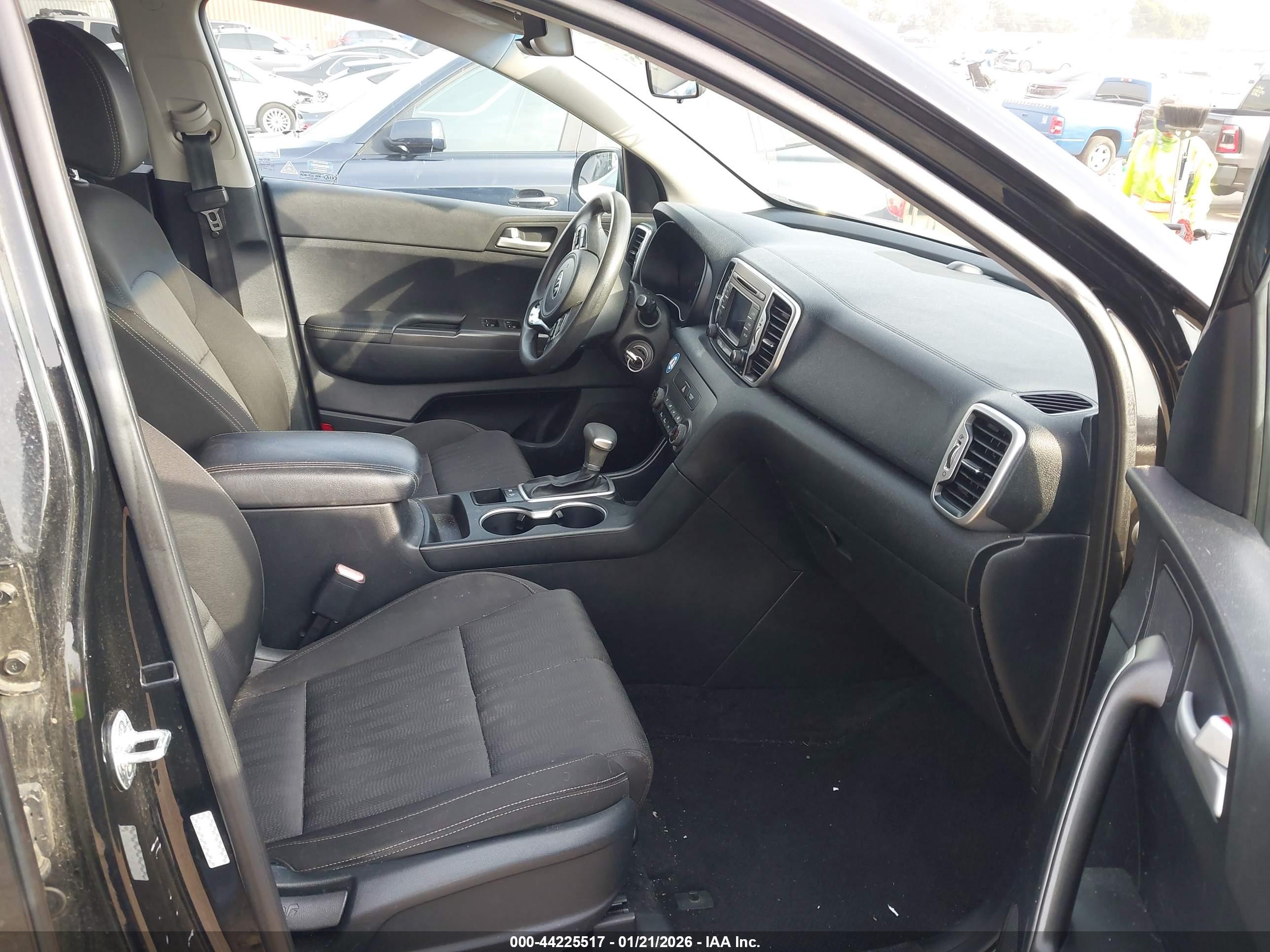KIA SPORTAGE image 5