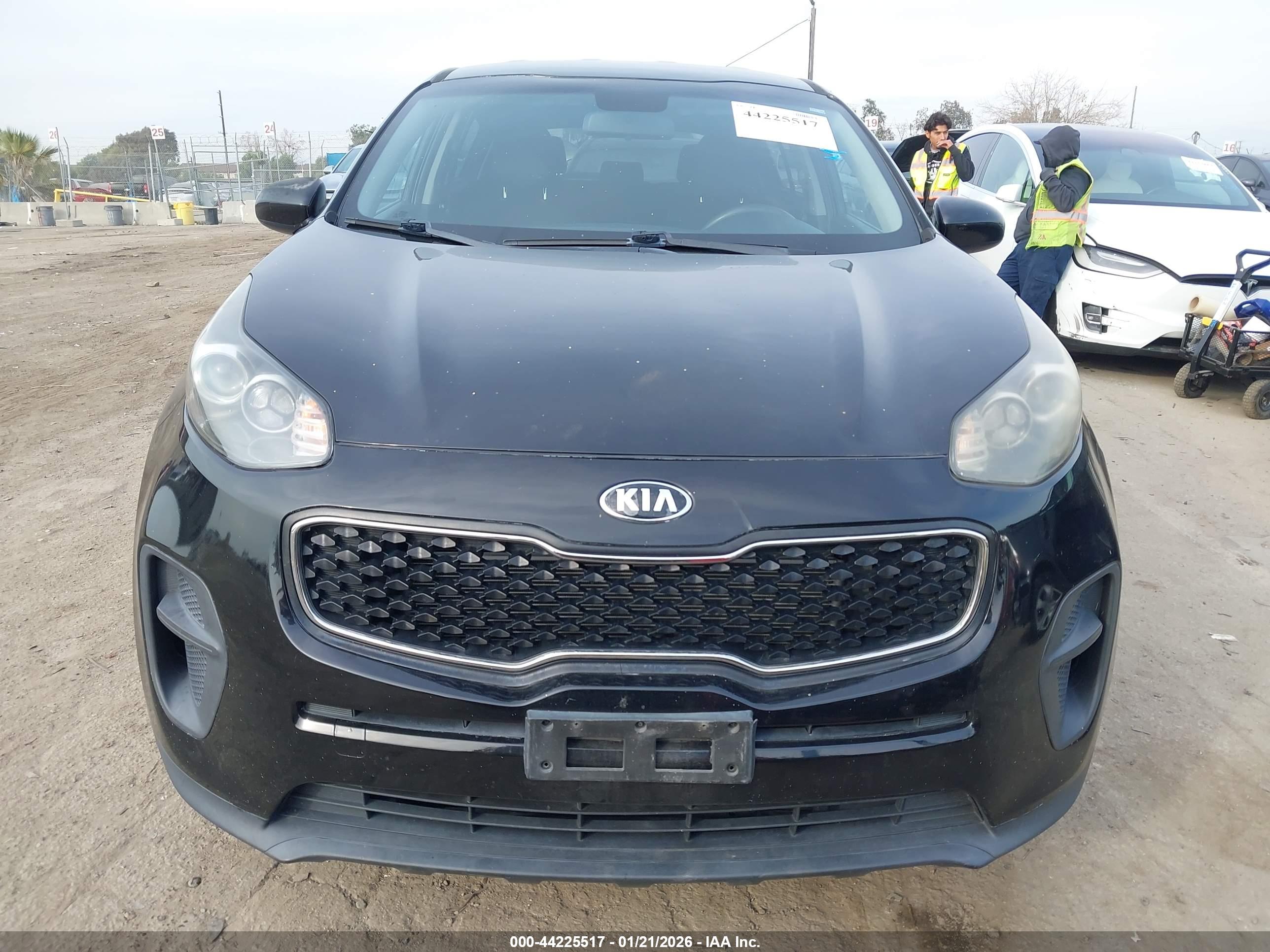 KIA SPORTAGE image 6
