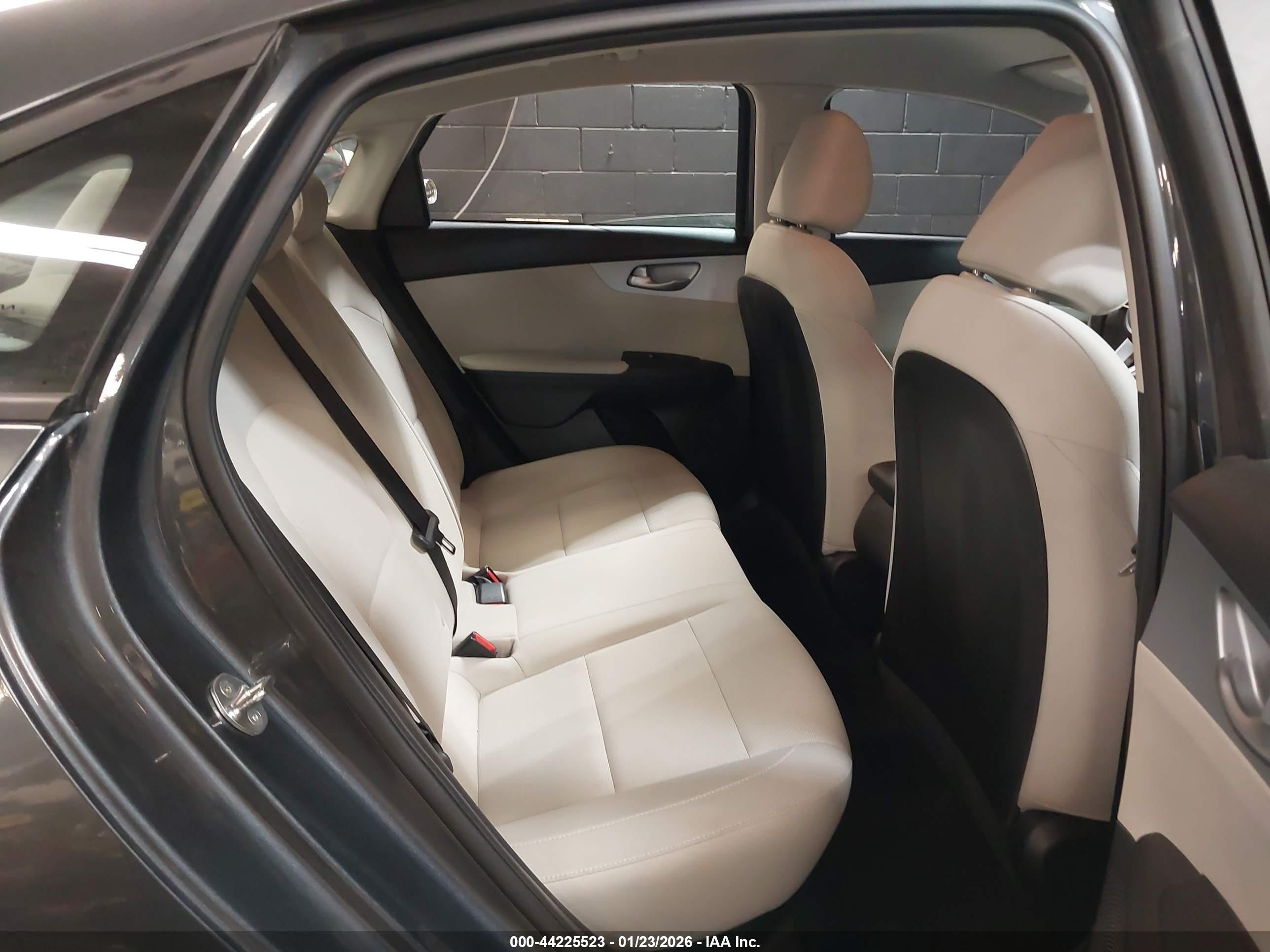 KIA FORTE image 8