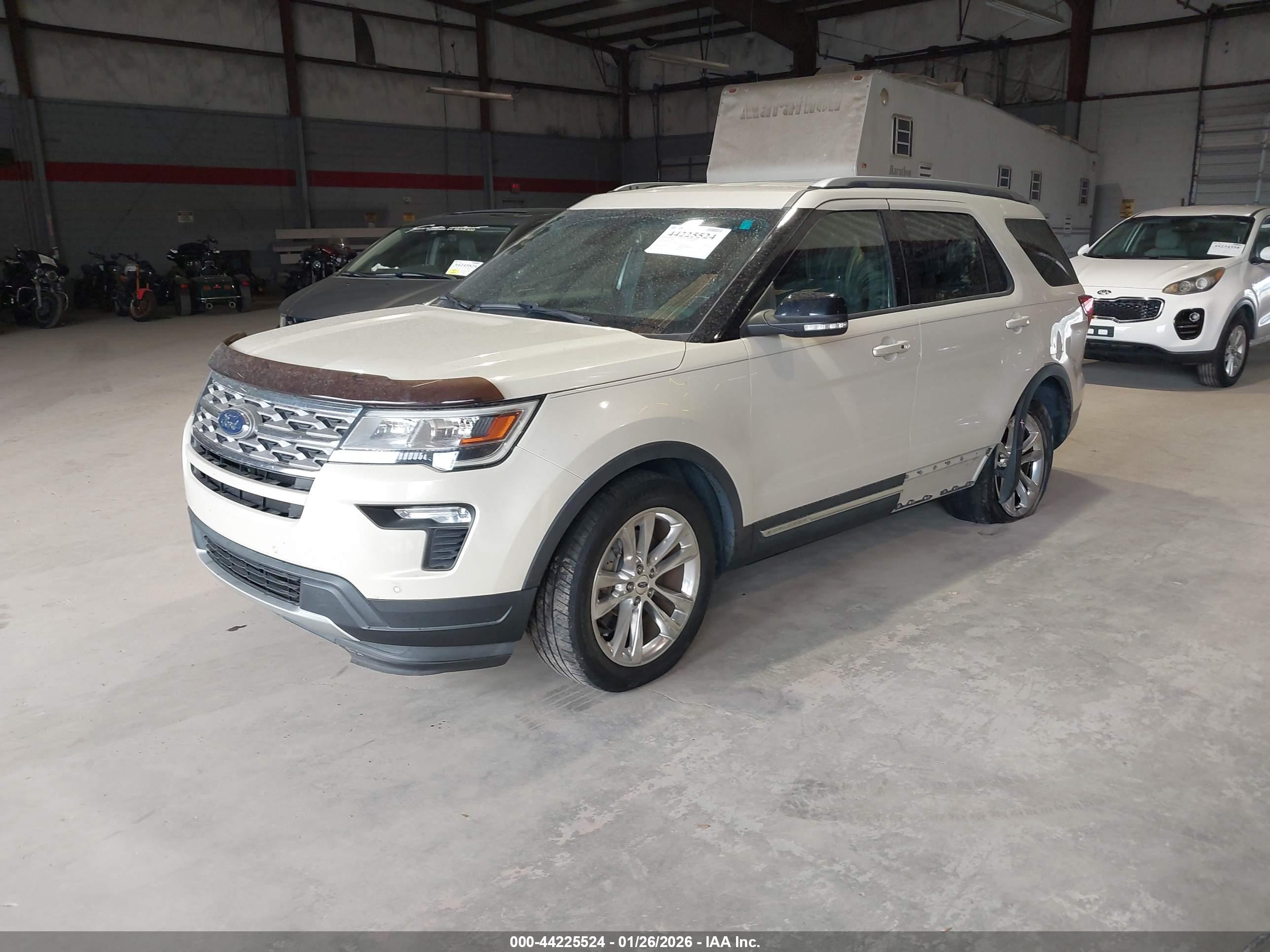 FORD EXPLORER image 2