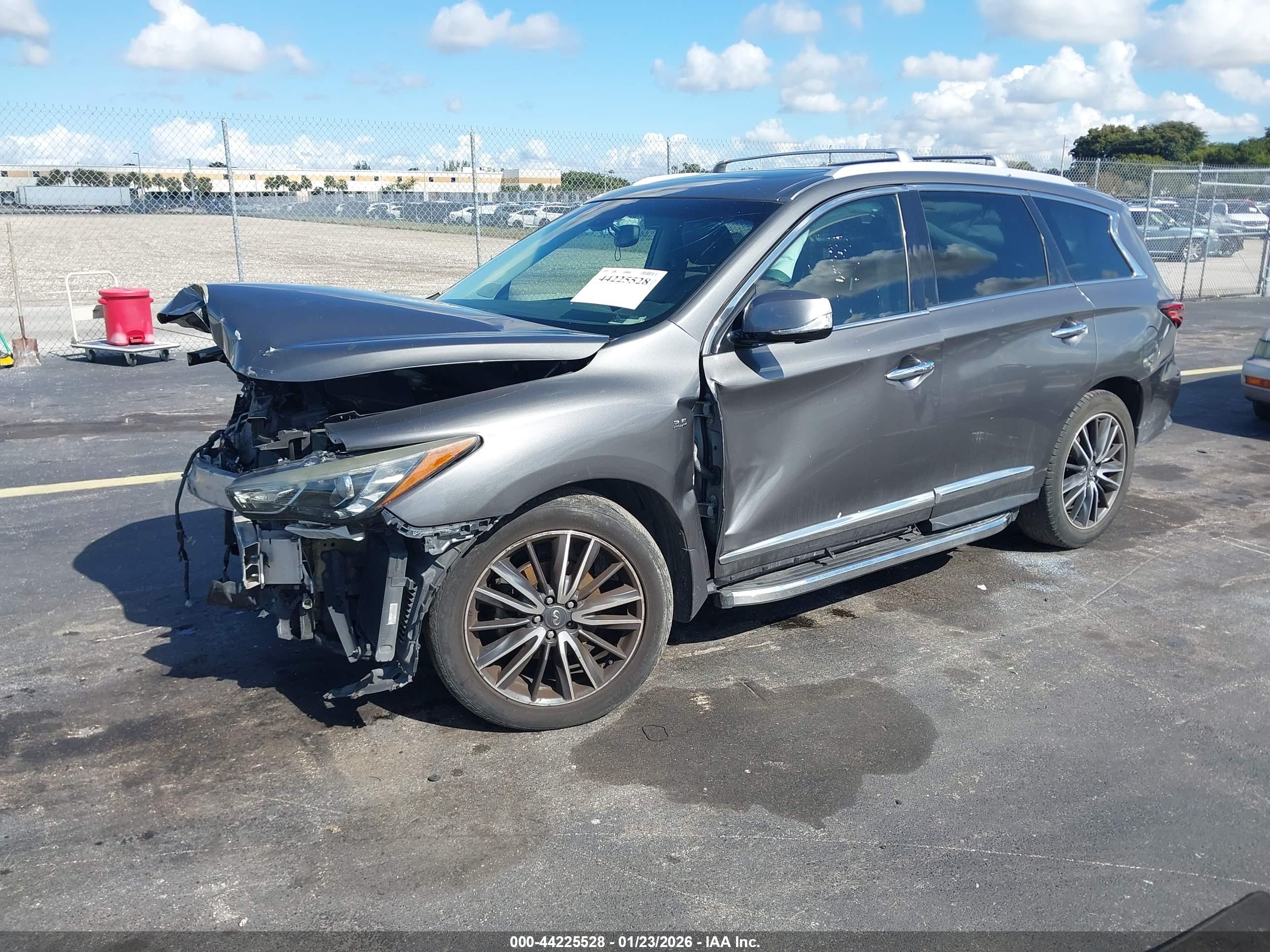 INFINITI QX60 image 2