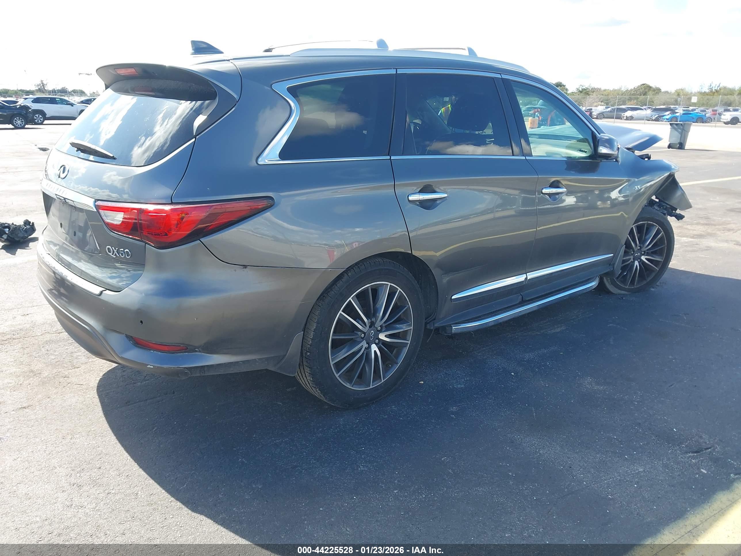 INFINITI QX60 image 4